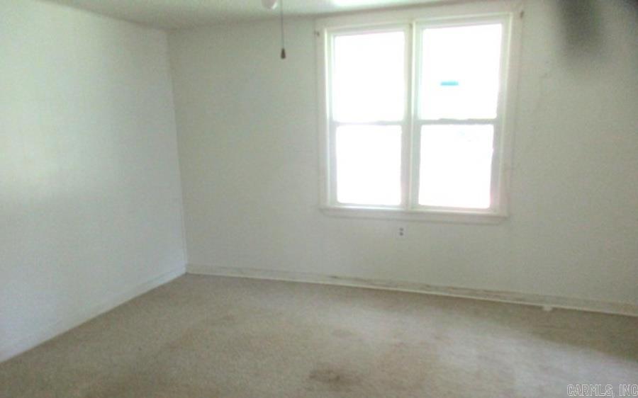 223 W Clearwater Drive