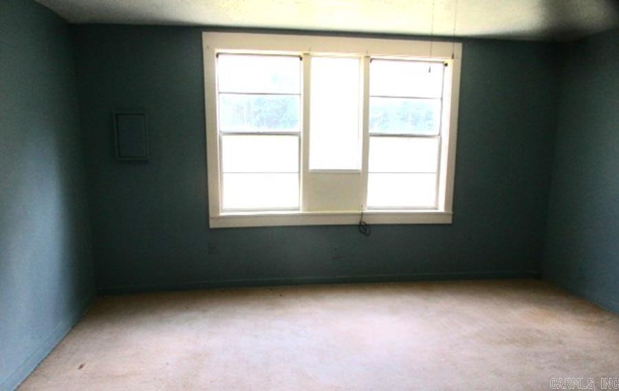223 W Clearwater Drive