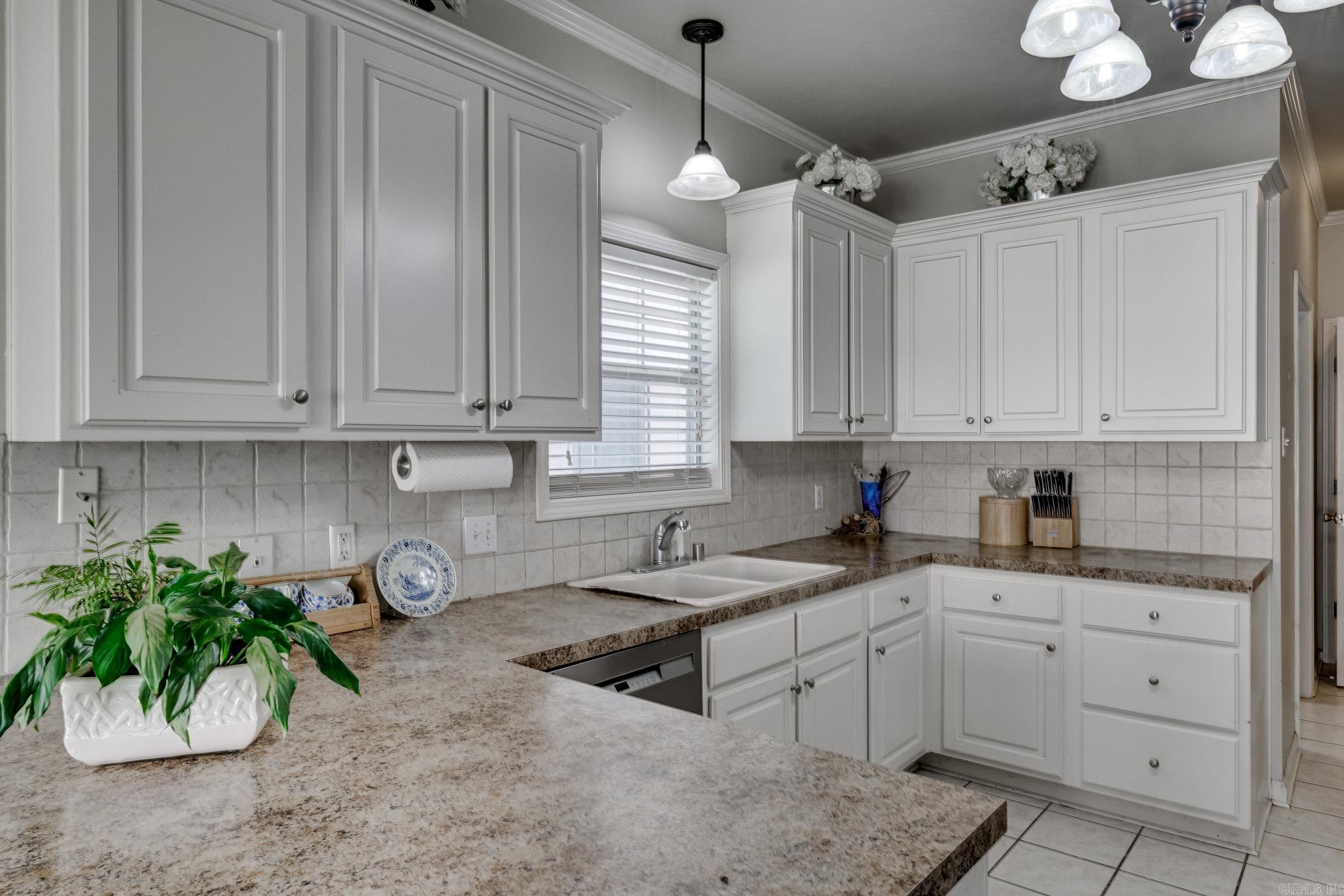 2211 E Longhills Road