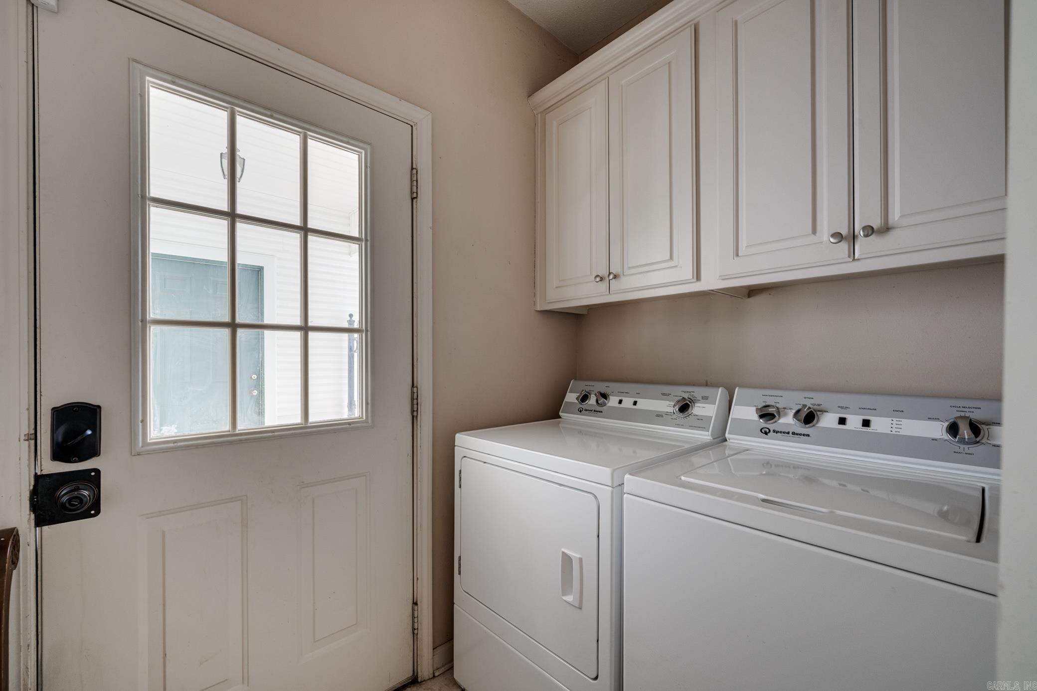 2211 E Longhills Road