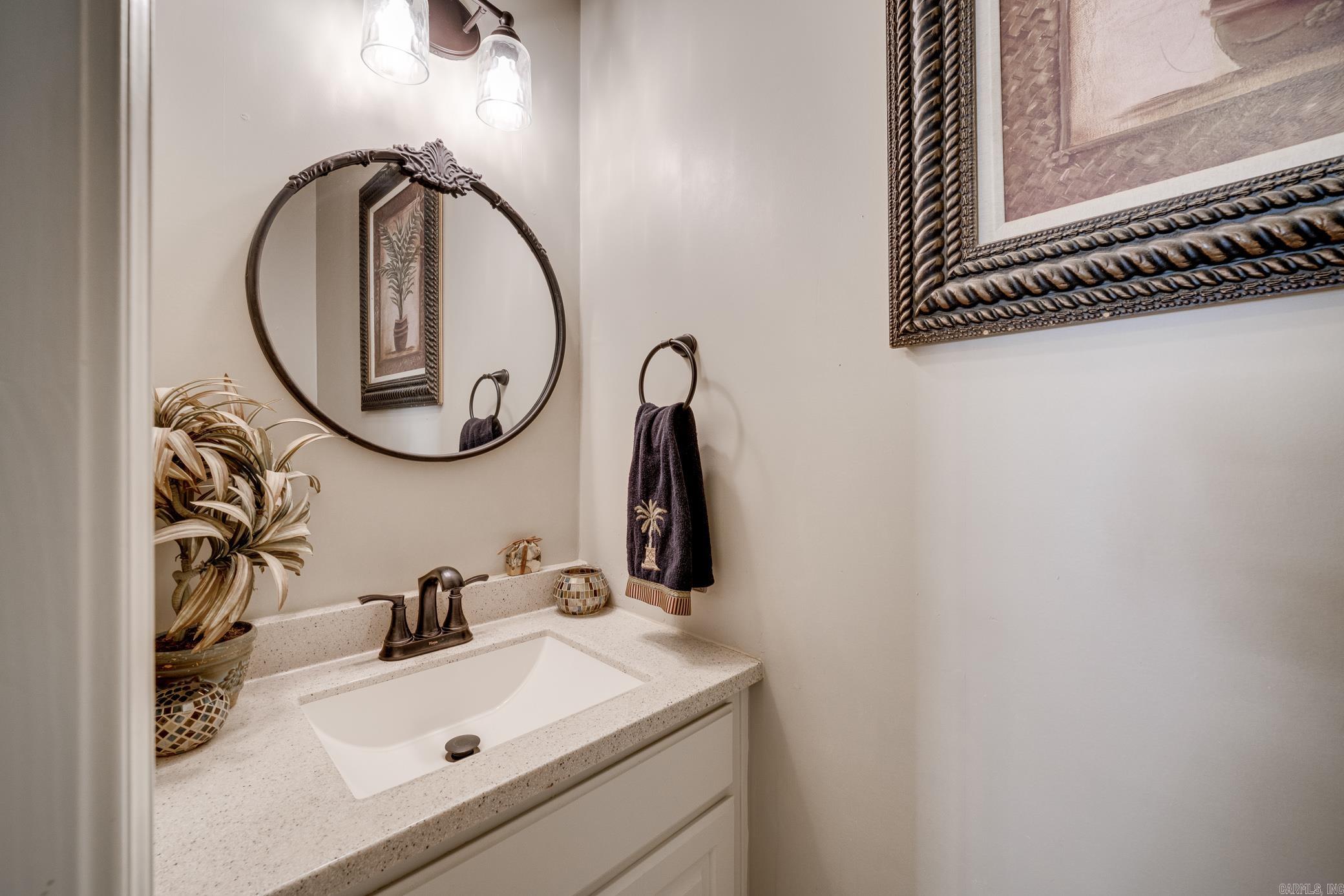 2211 E Longhills Road