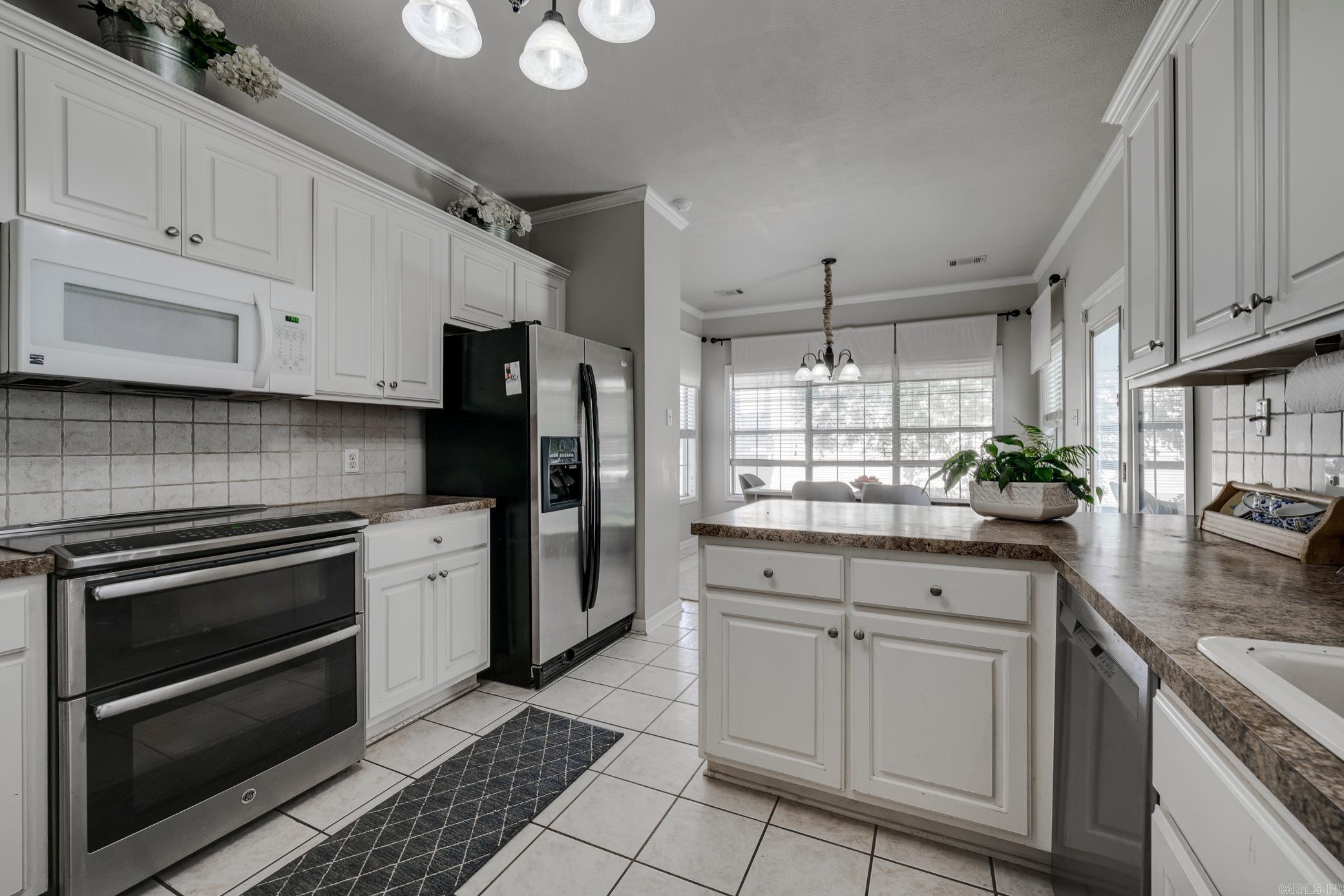 2211 E Longhills Road