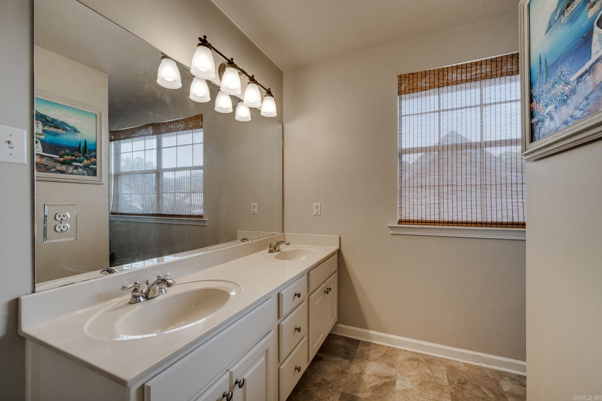 2211 E Longhills Road