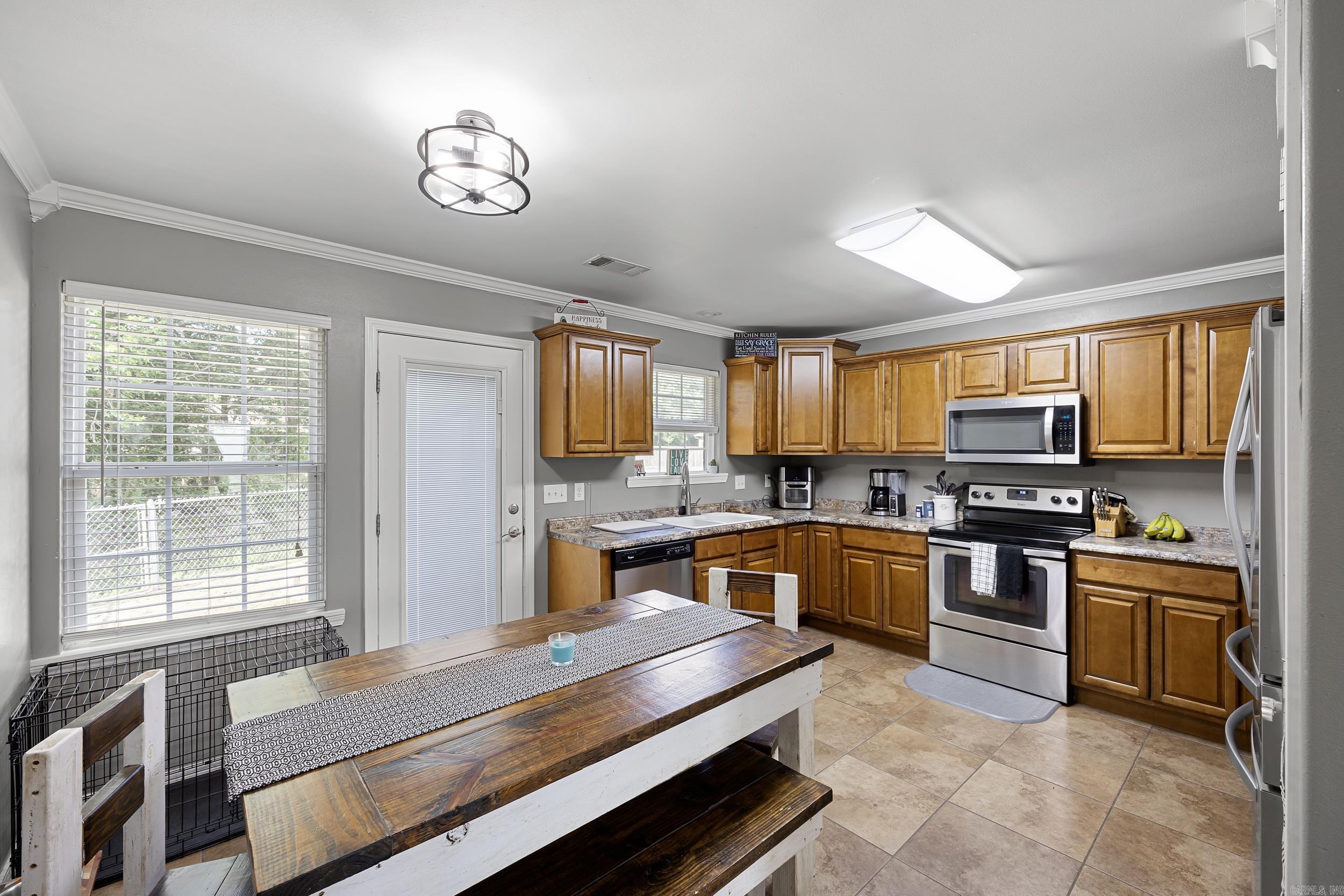 1509 E 11th Cove