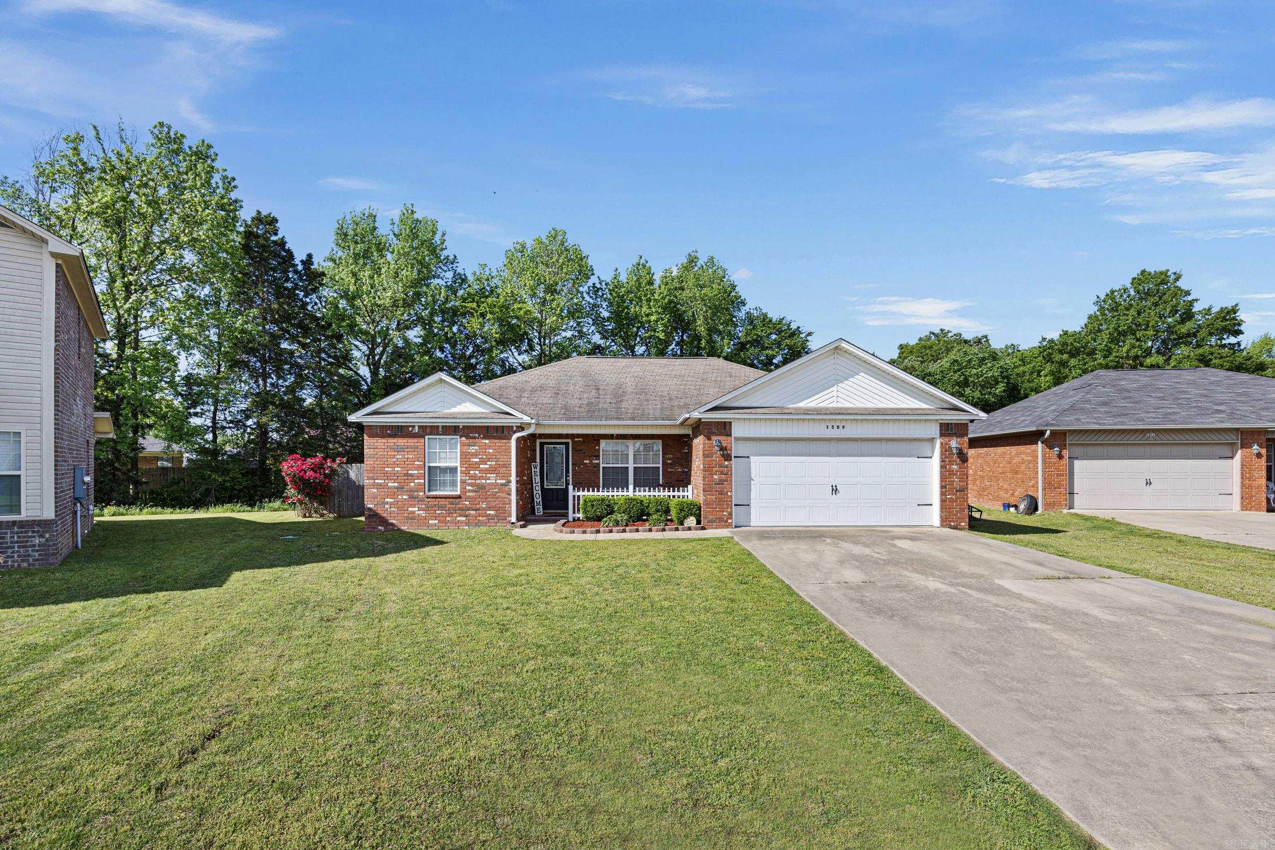 1509 E 11th Cove
