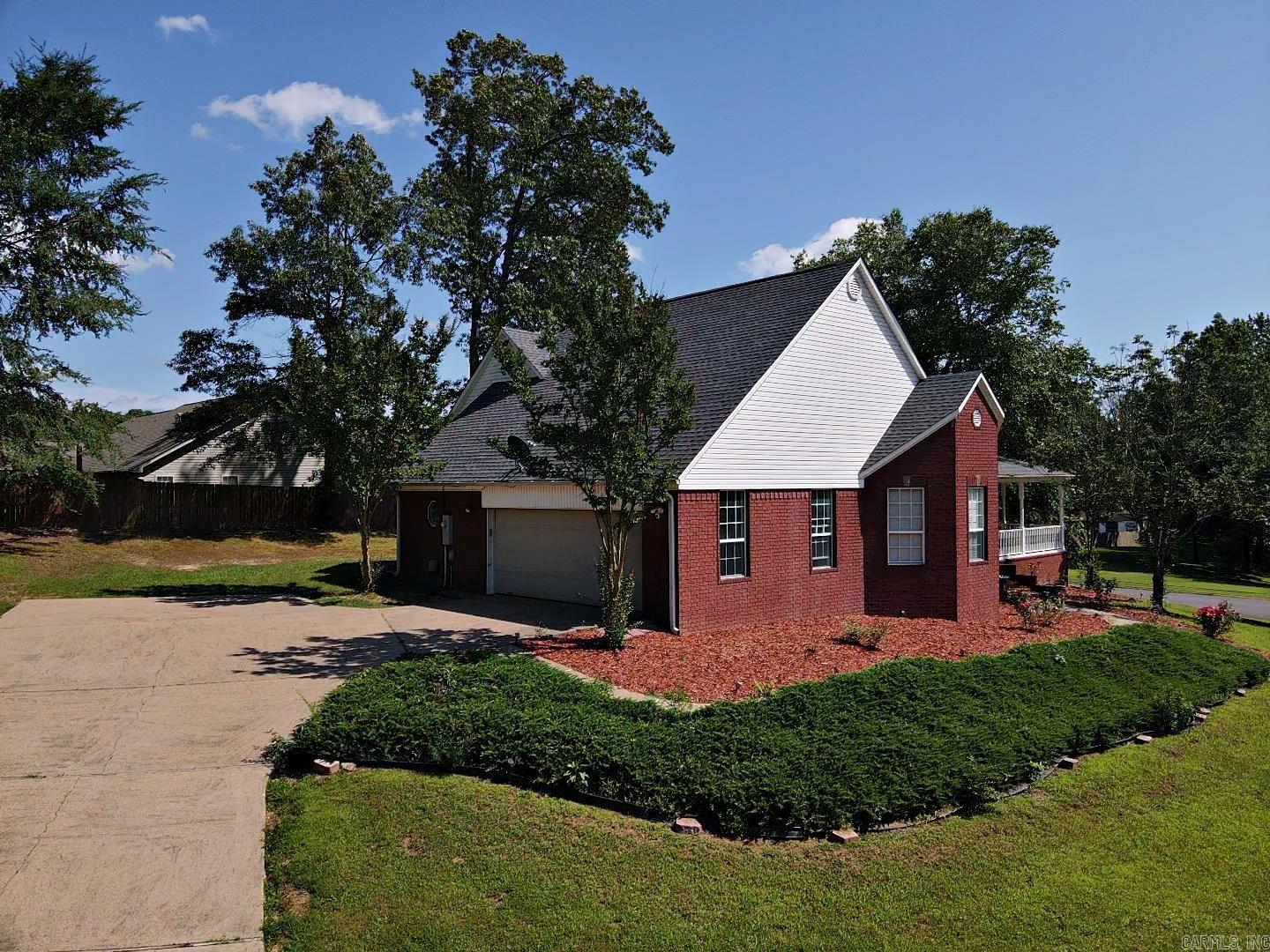 118 Apple Blossom Drive