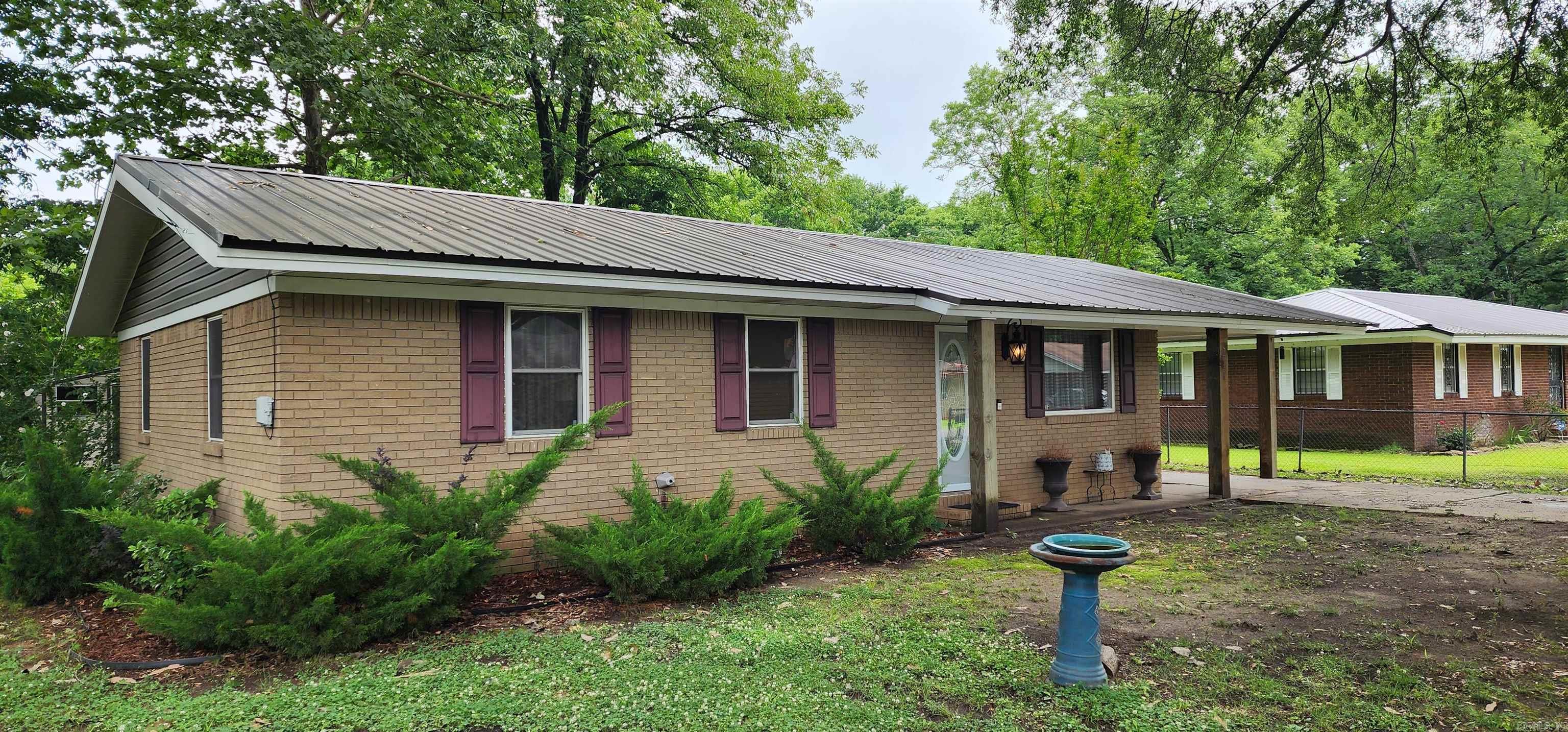 211 Raymond Circle Dr Street