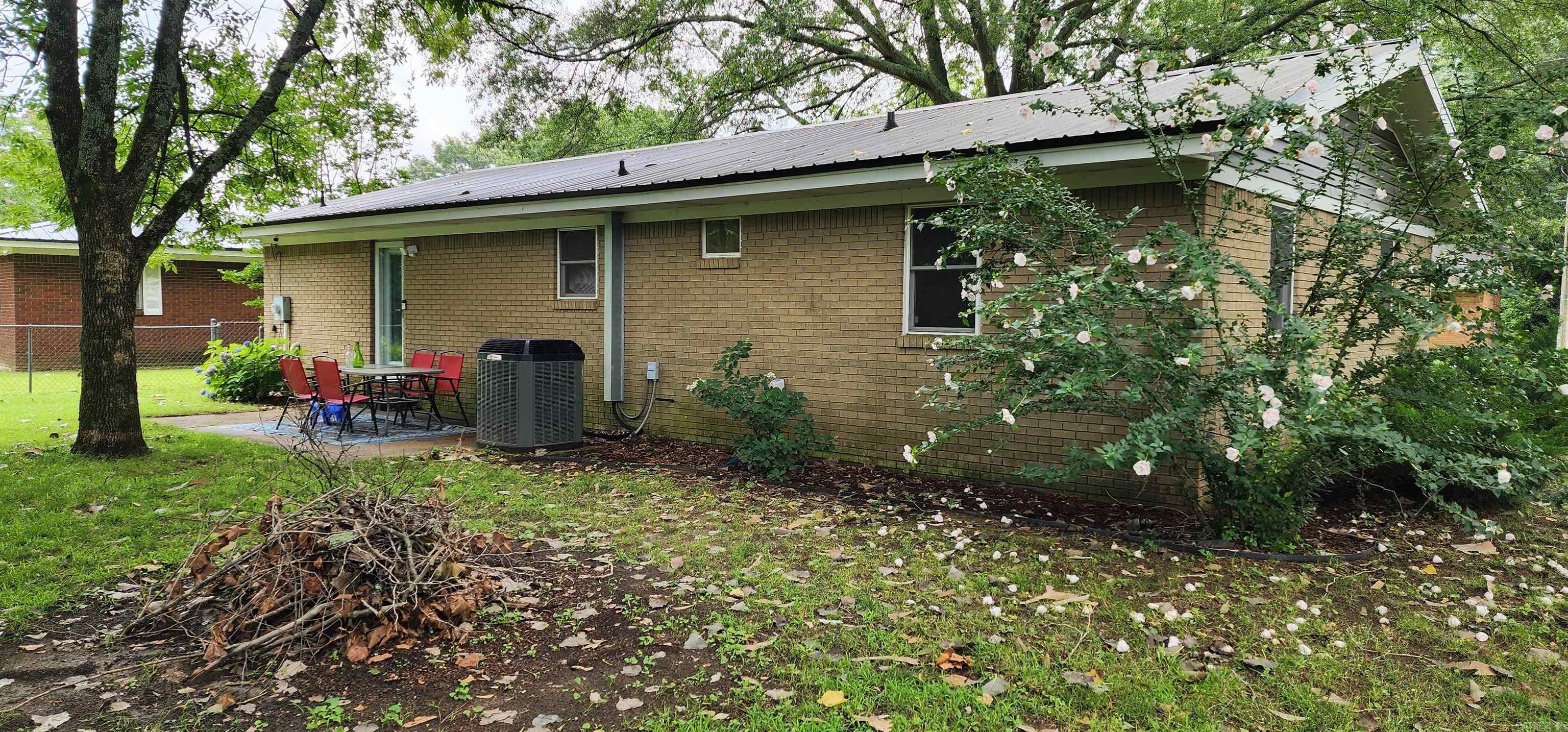 211 Raymond Circle Dr Street