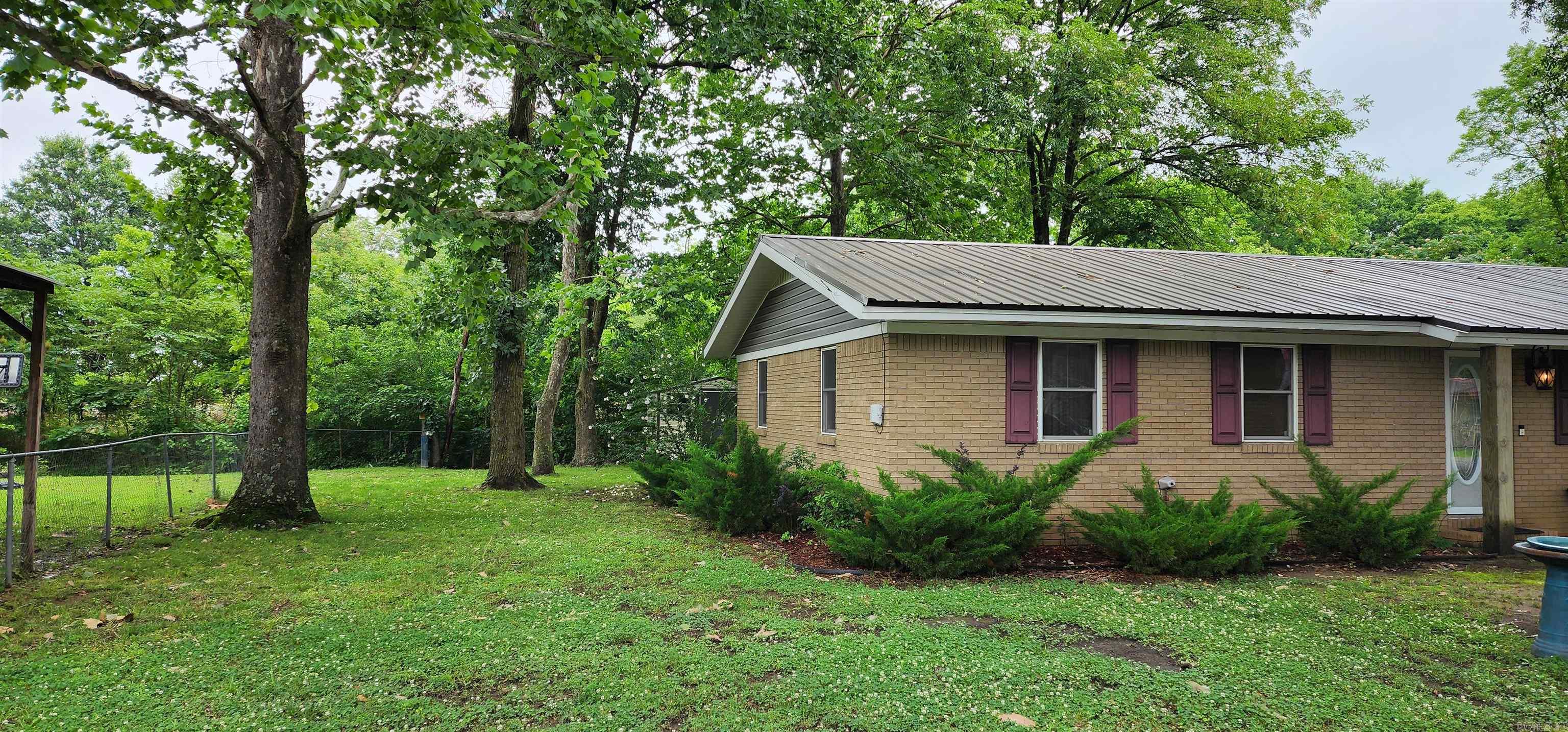 211 Raymond Circle Dr Street