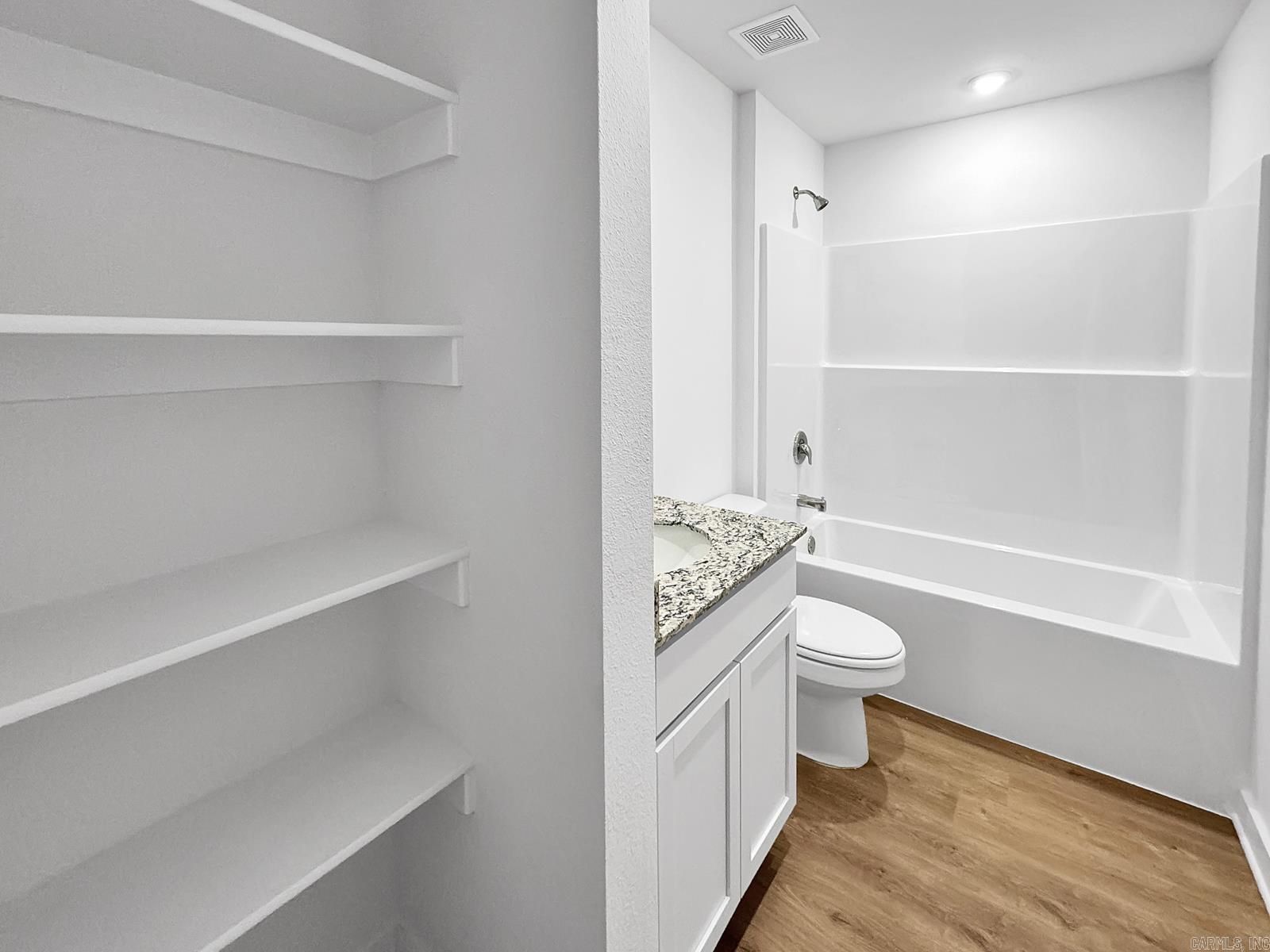 120 E Fredonia Court