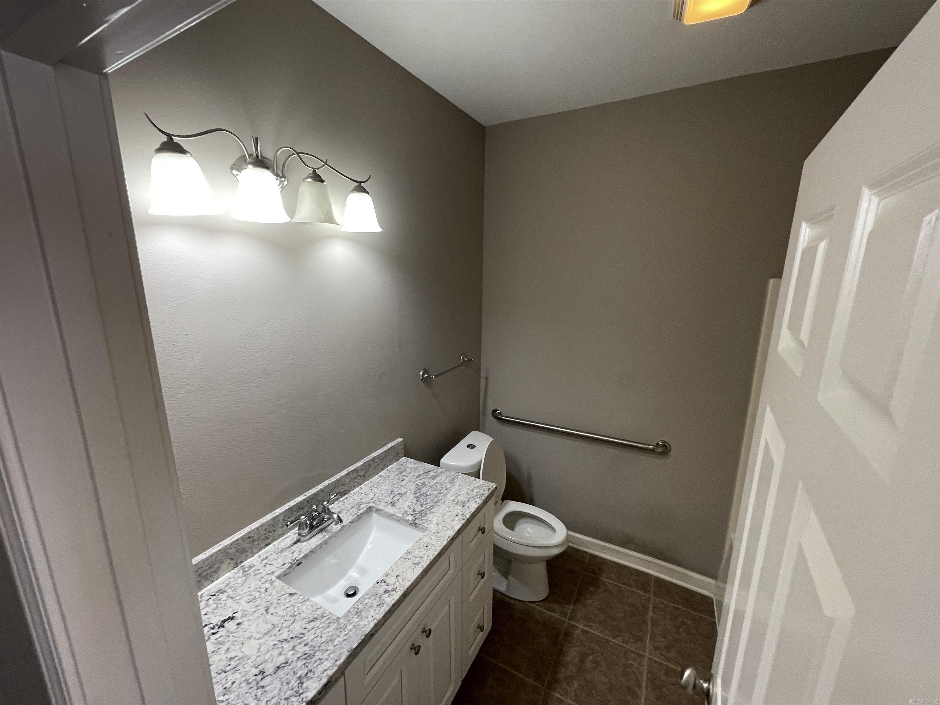 1756 White Oak Lane