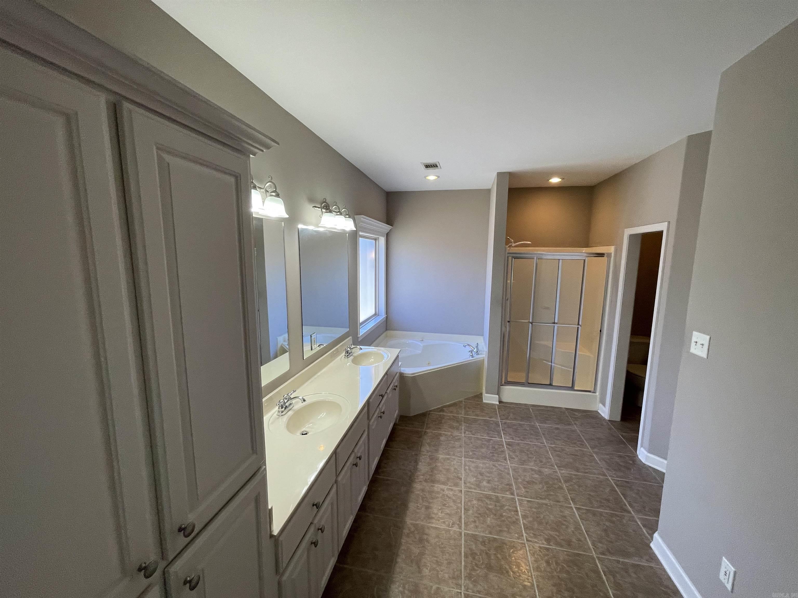 1756 White Oak Lane