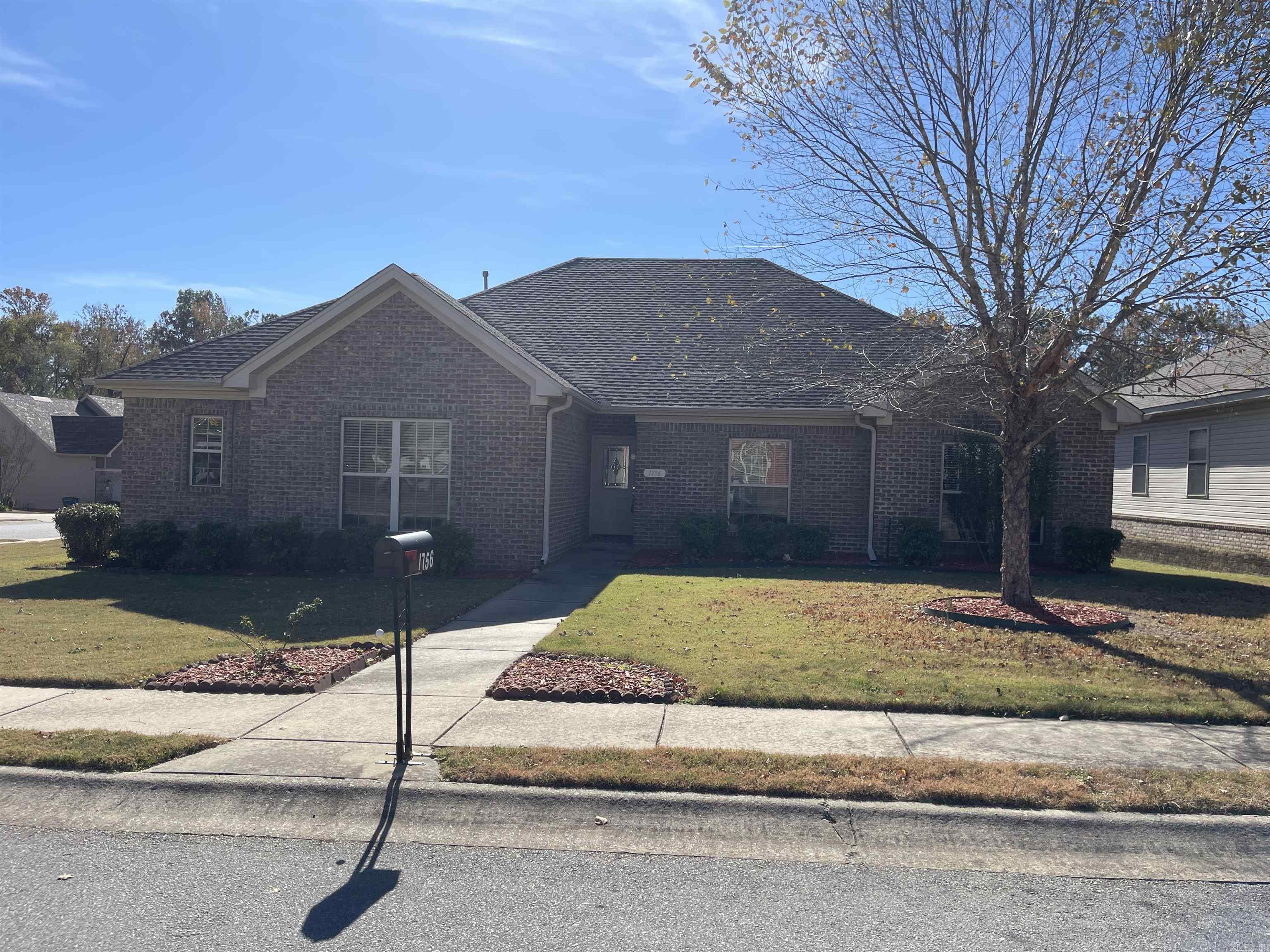 1756 White Oak Lane