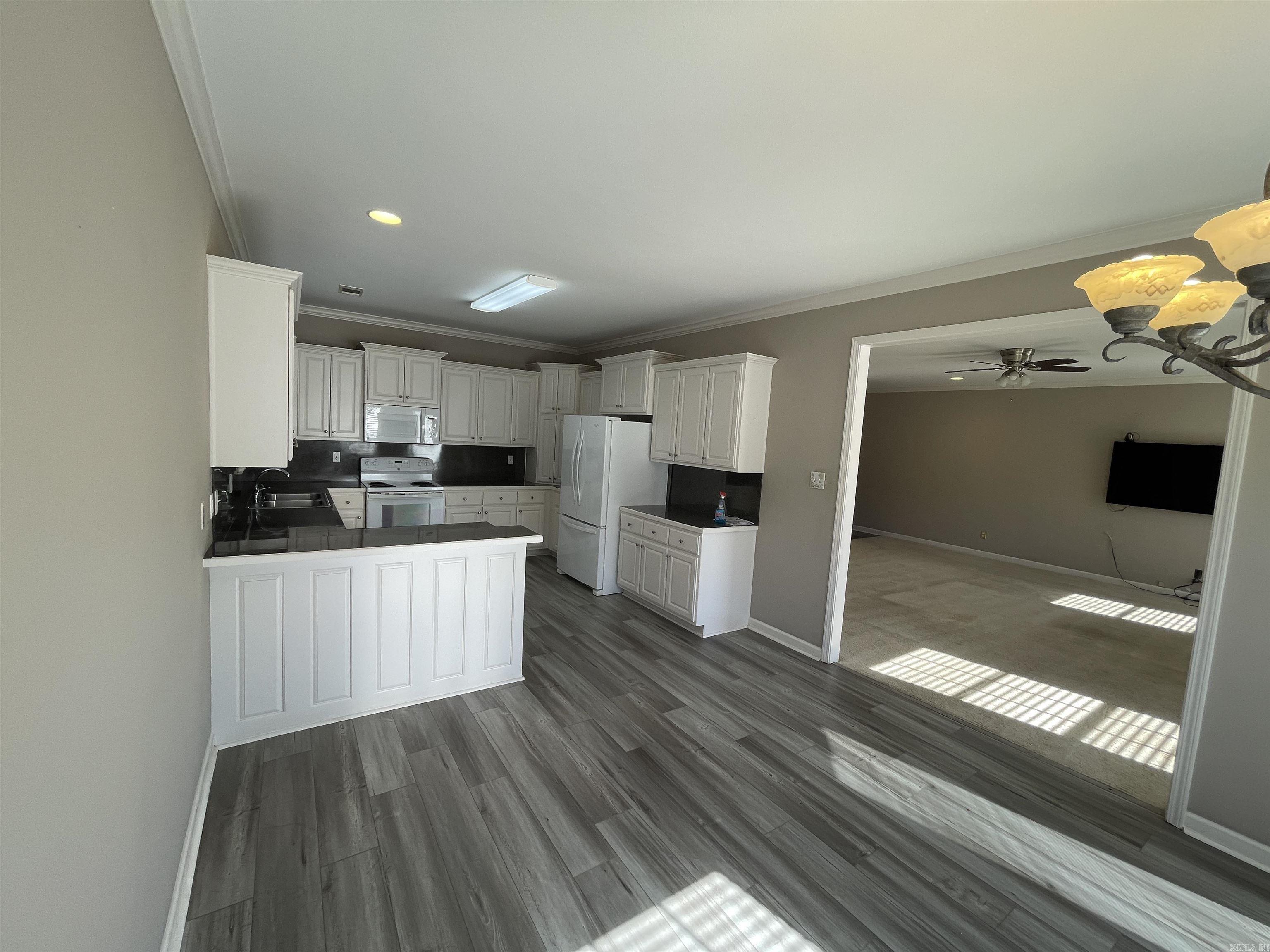 1756 White Oak Lane