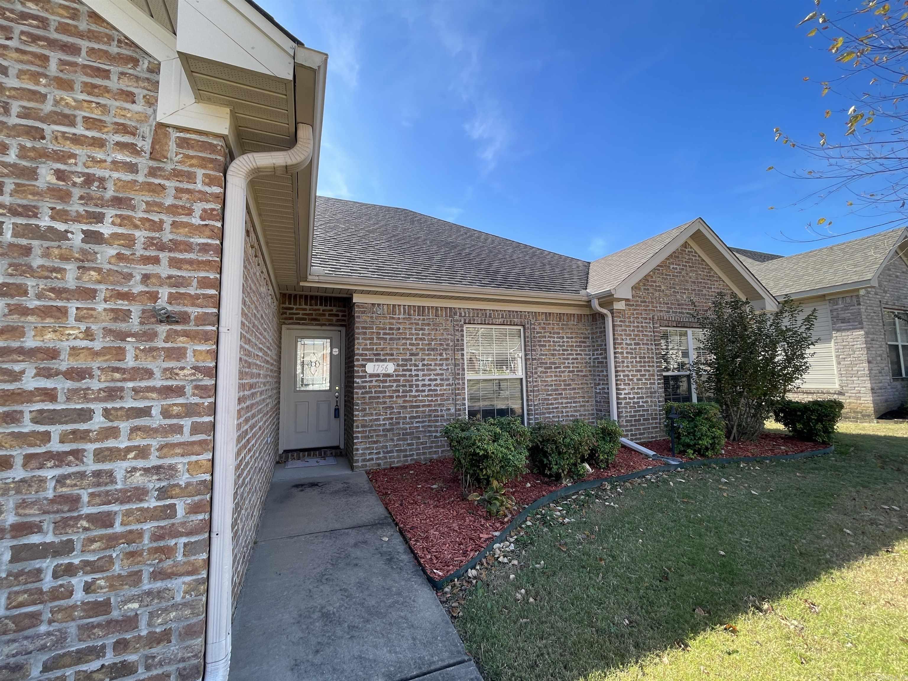 1756 White Oak Lane