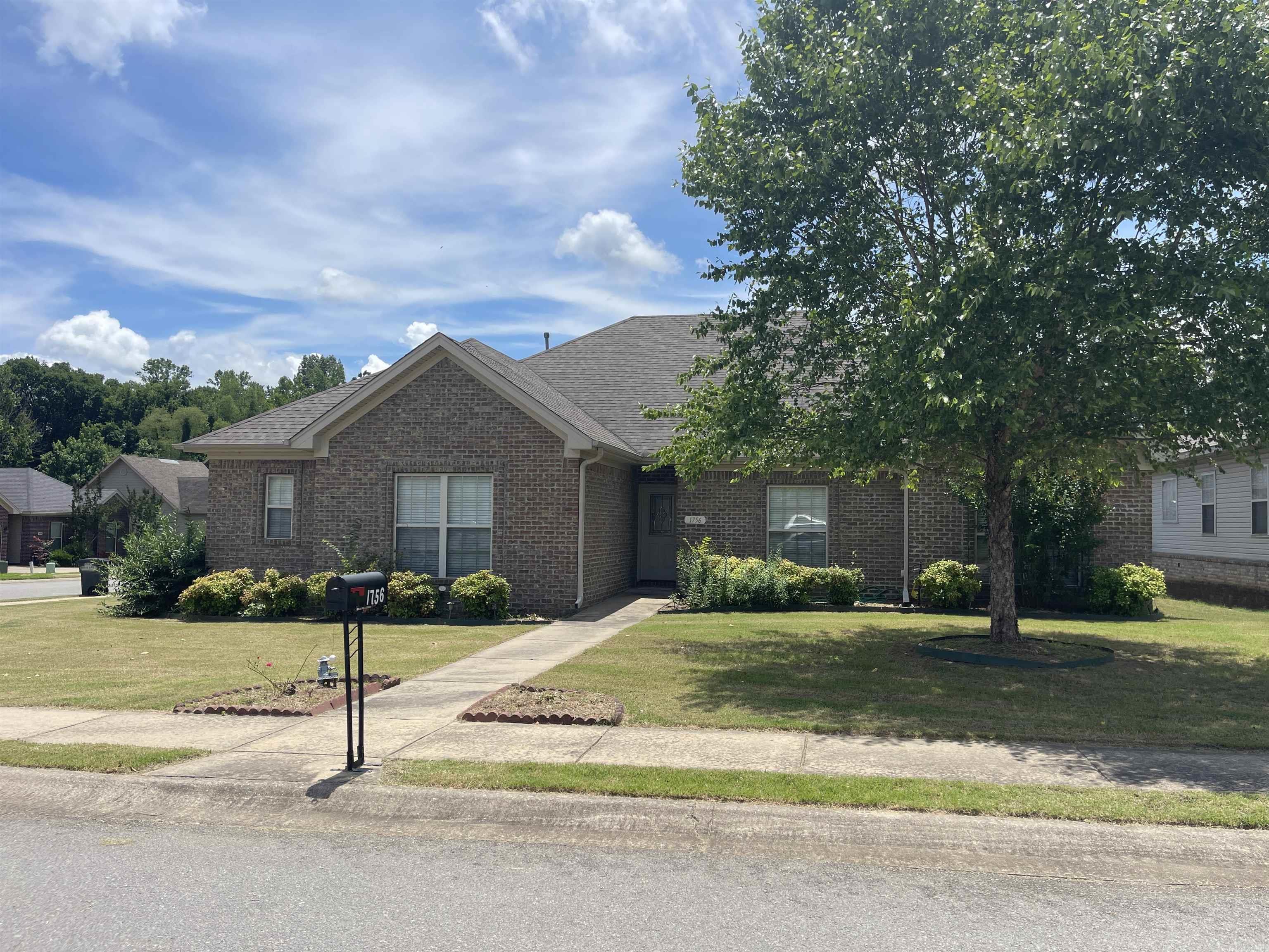 1756 White Oak Lane