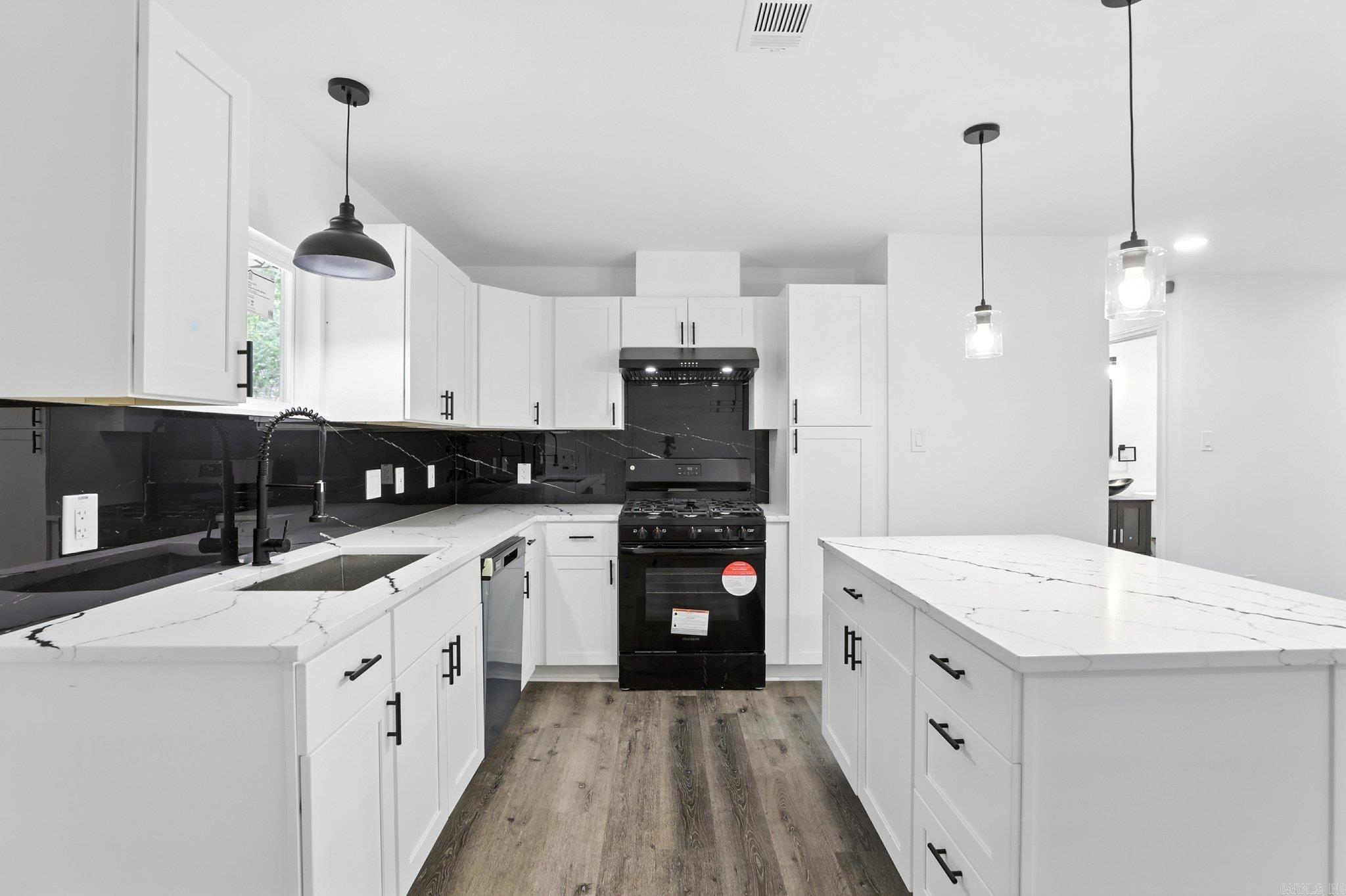 43 S Wakefield Drive