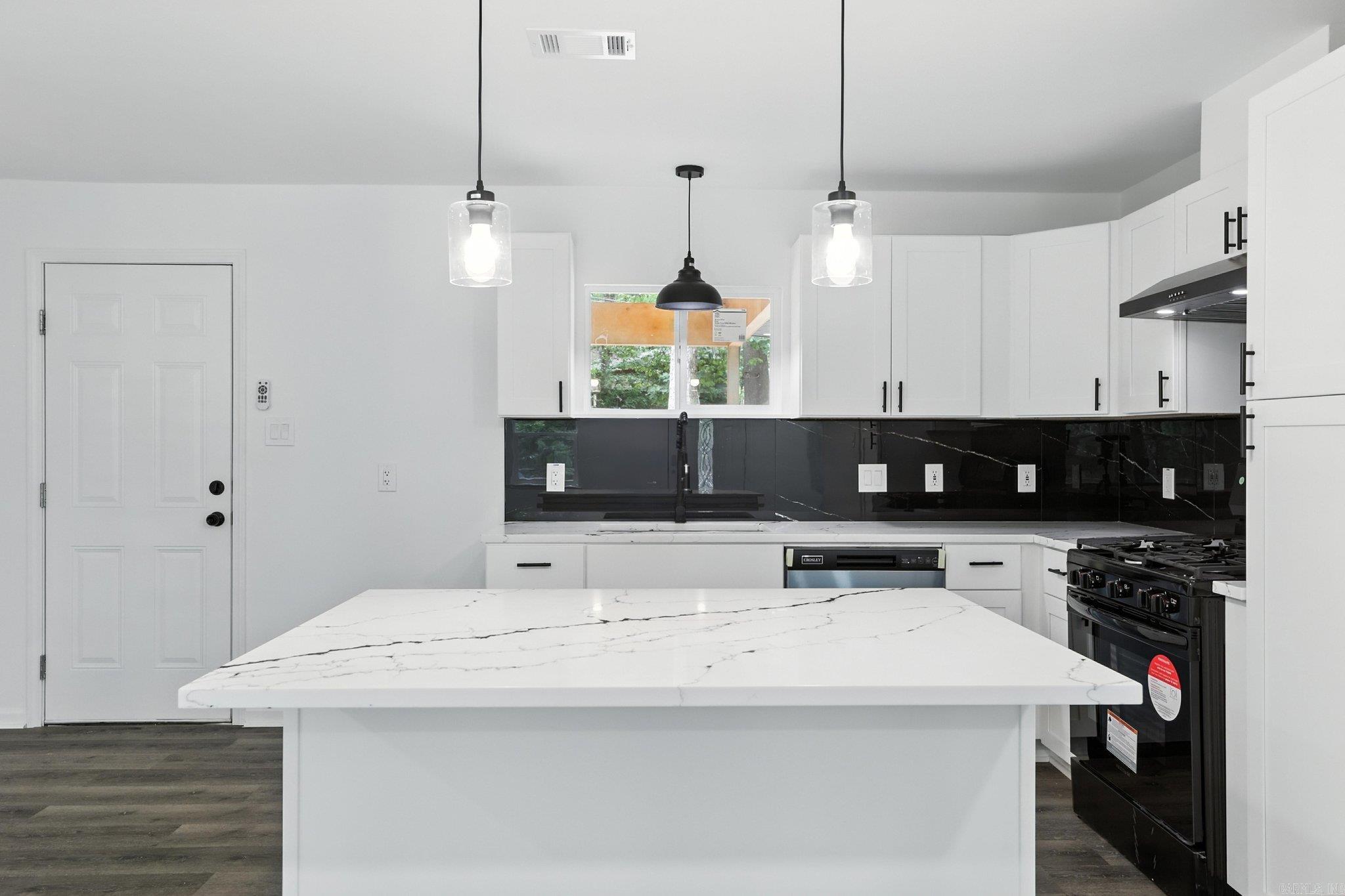 43 S Wakefield Drive