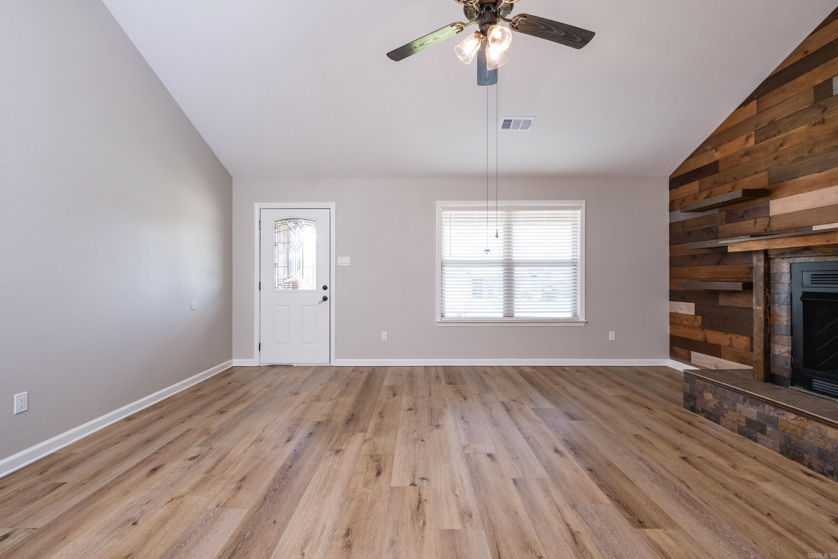 124 Cross Creek Drive