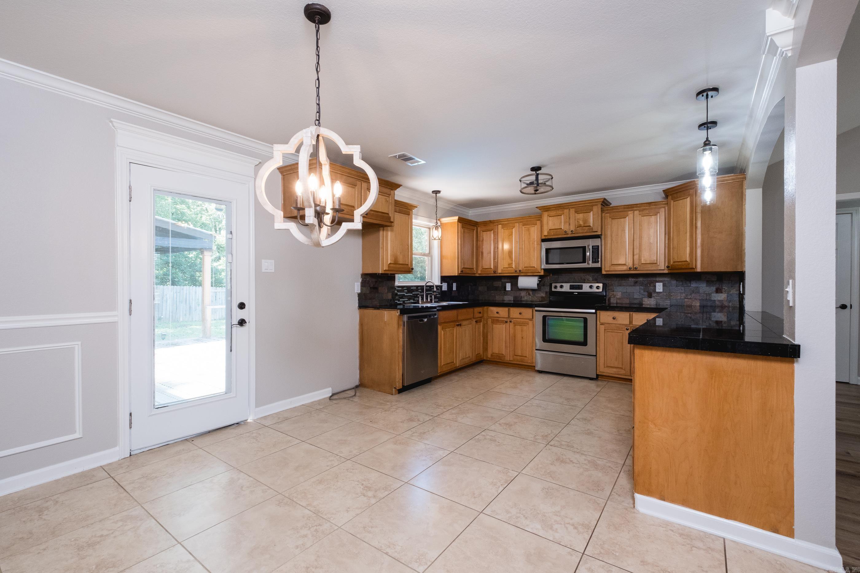 124 Cross Creek Drive