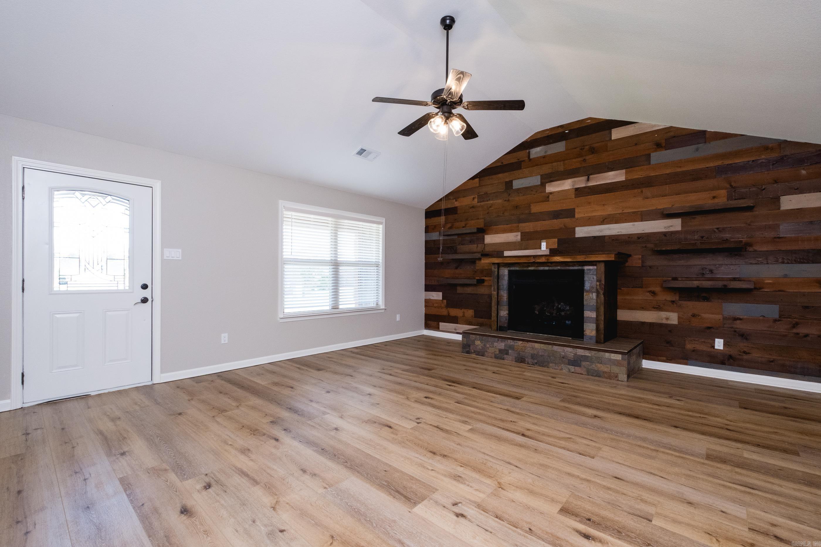 124 Cross Creek Drive
