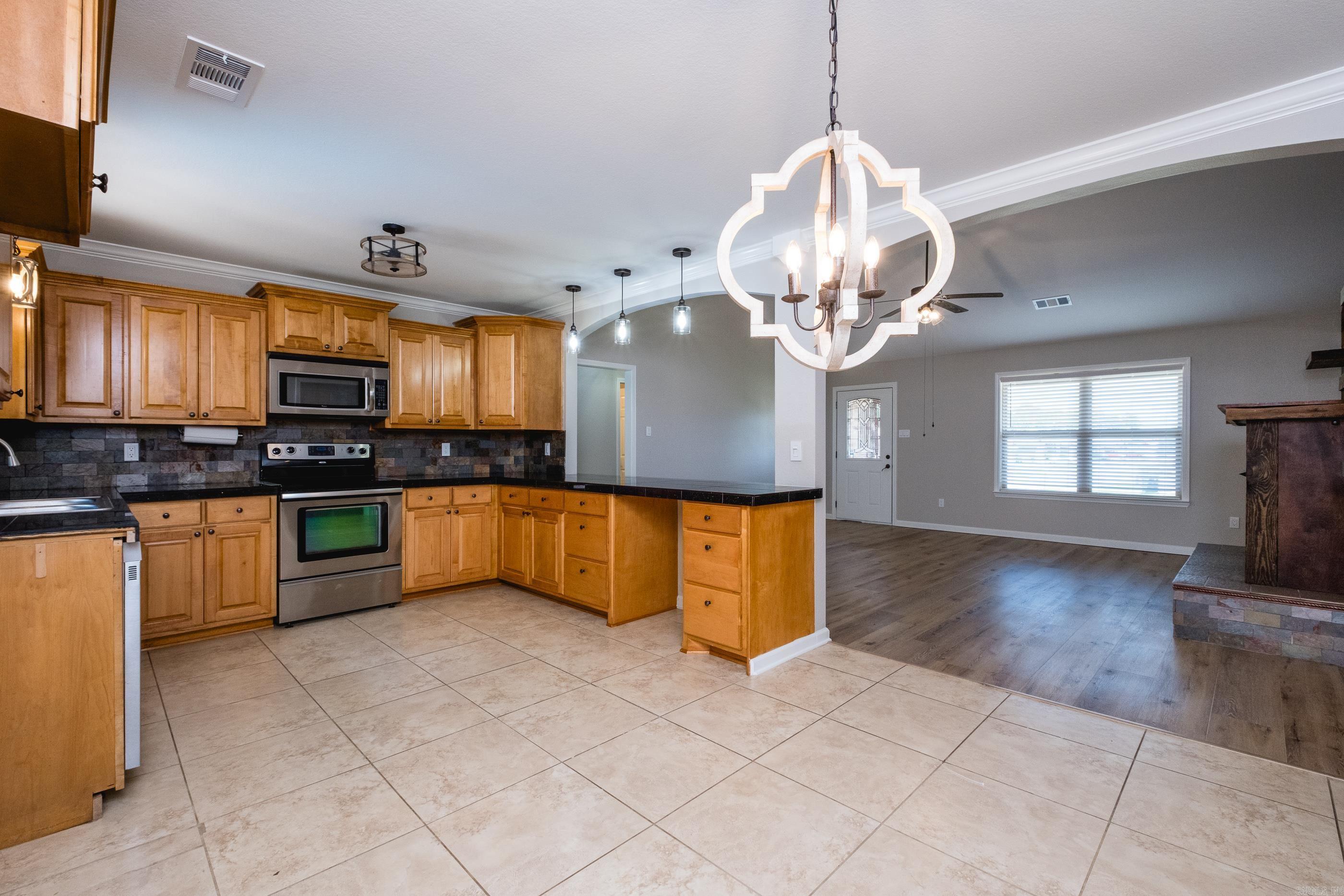 124 Cross Creek Drive