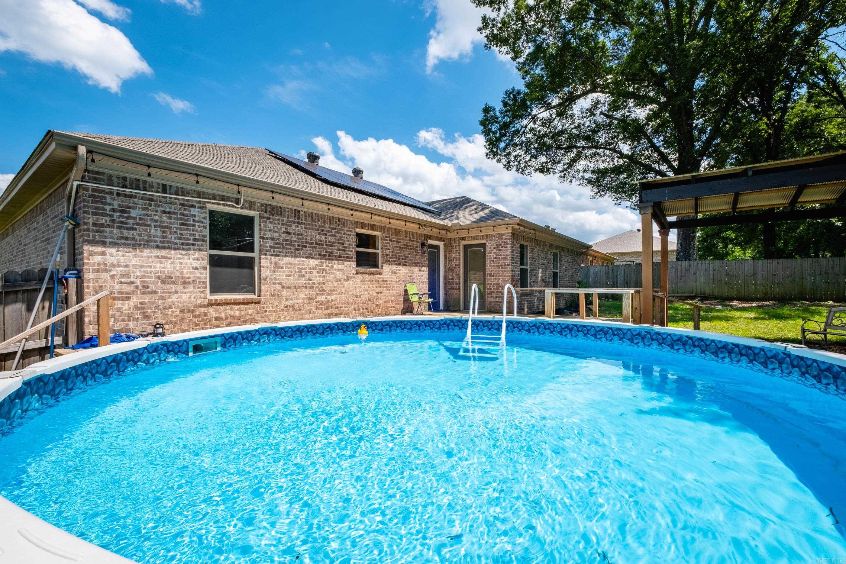 124 Cross Creek Drive