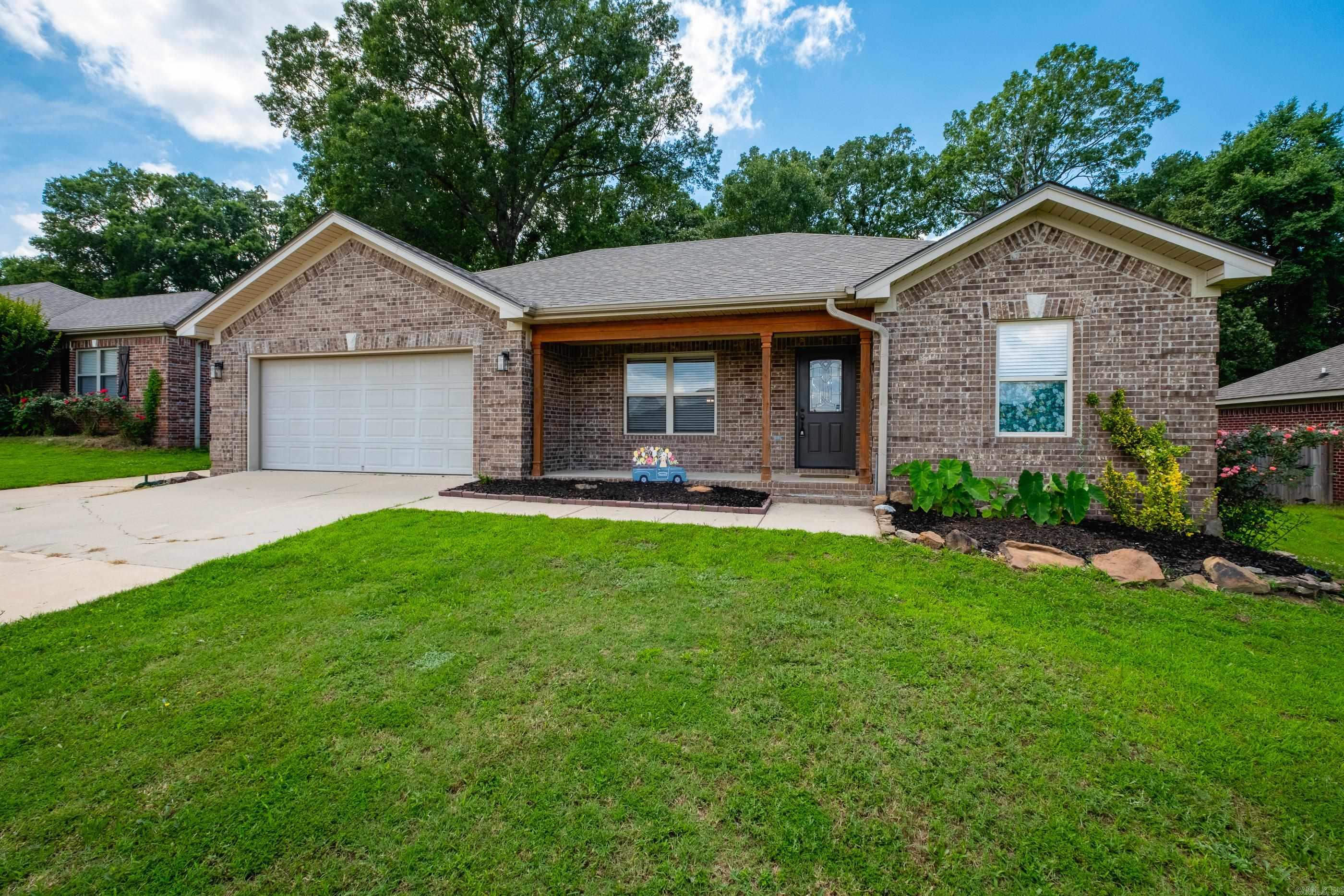 124 Cross Creek Drive