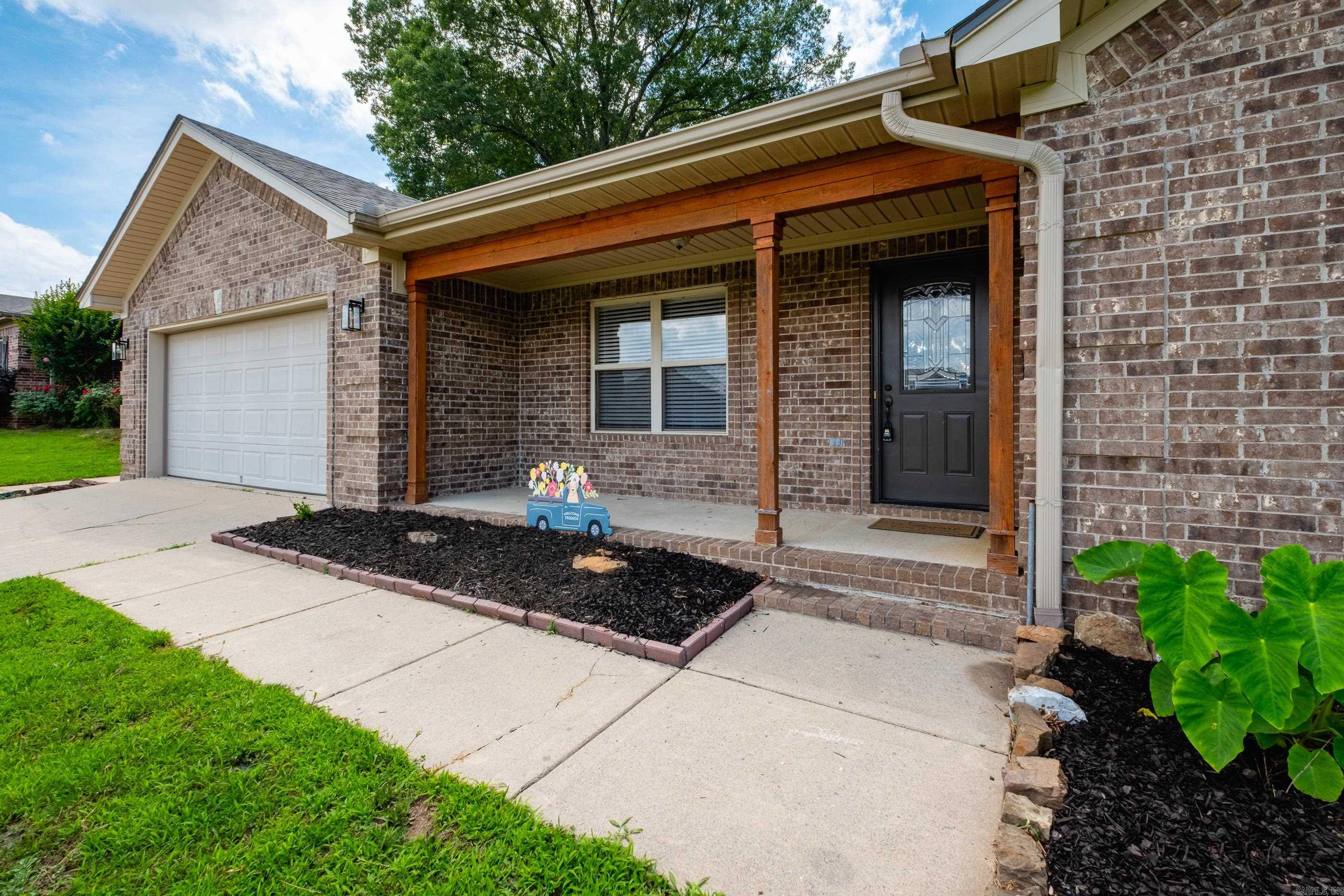 124 Cross Creek Drive