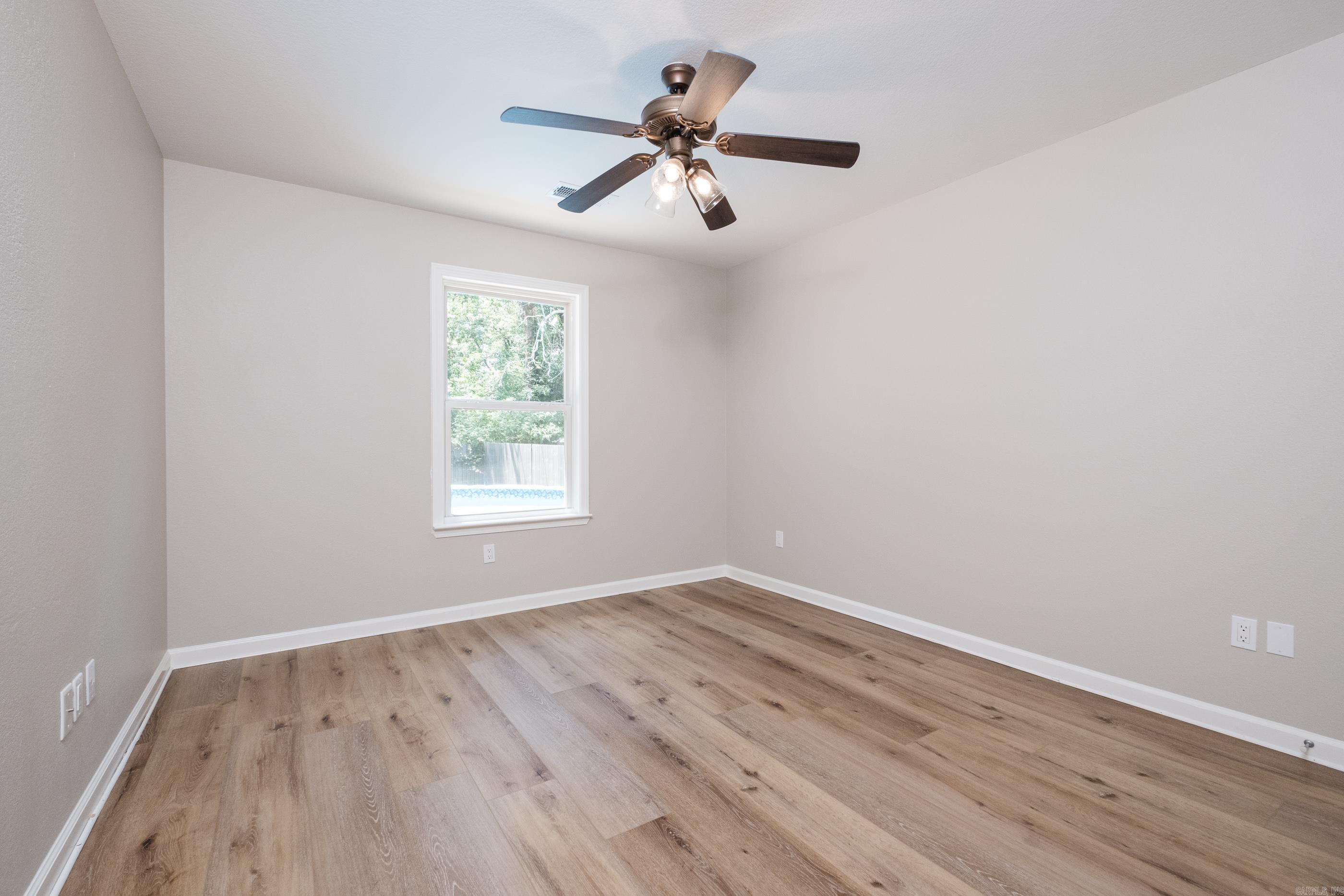 124 Cross Creek Drive