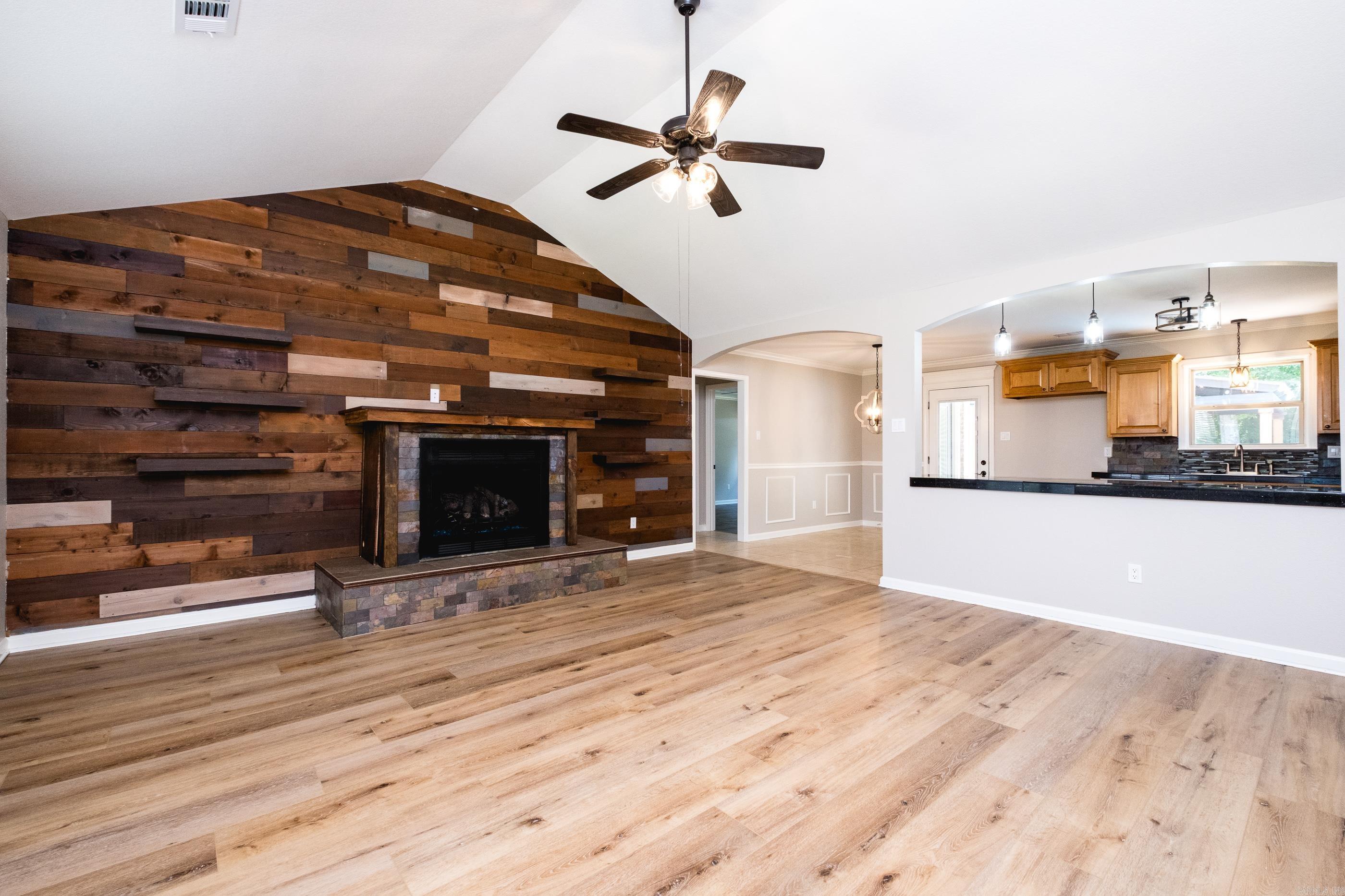 124 Cross Creek Drive