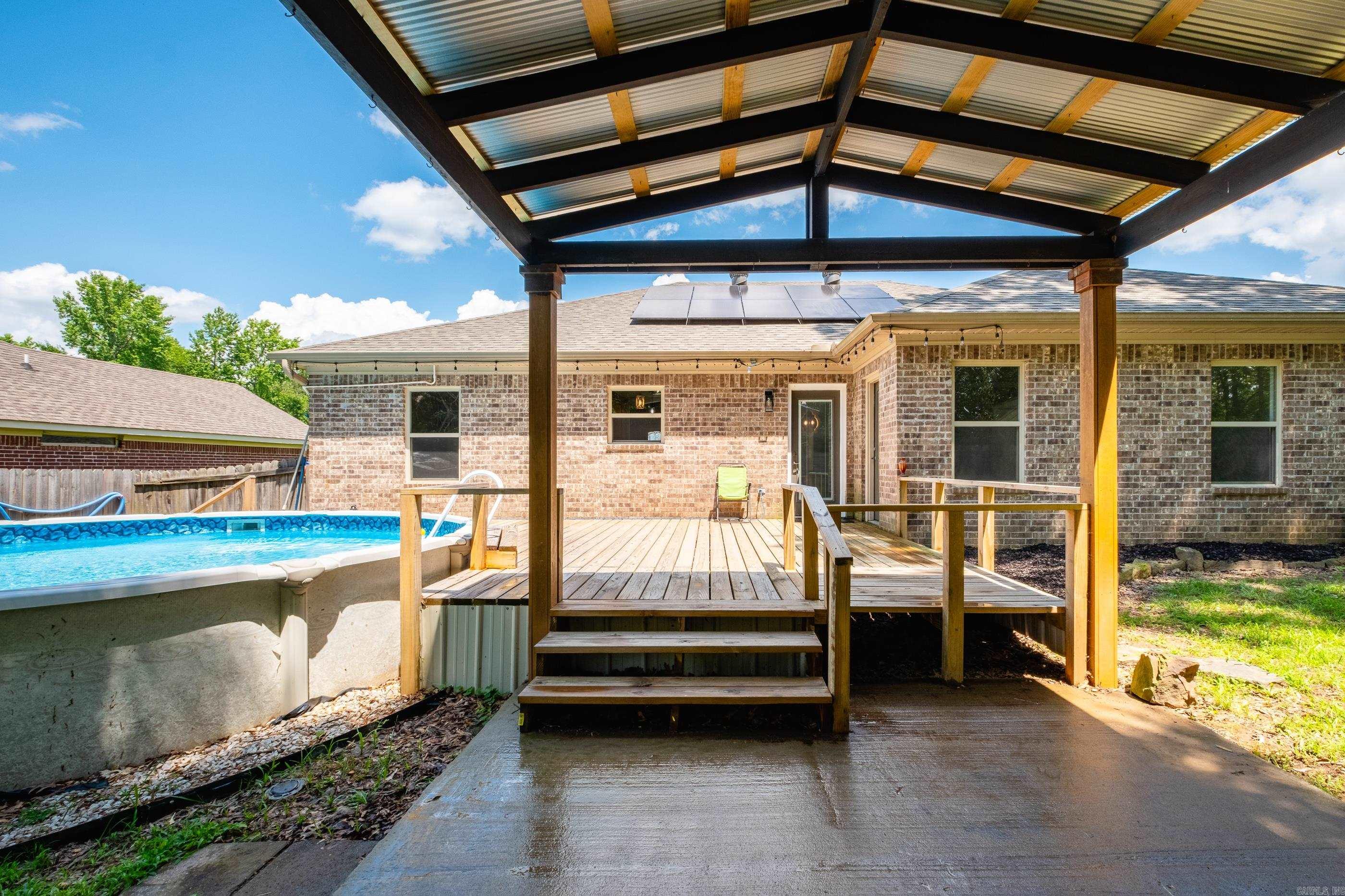 124 Cross Creek Drive