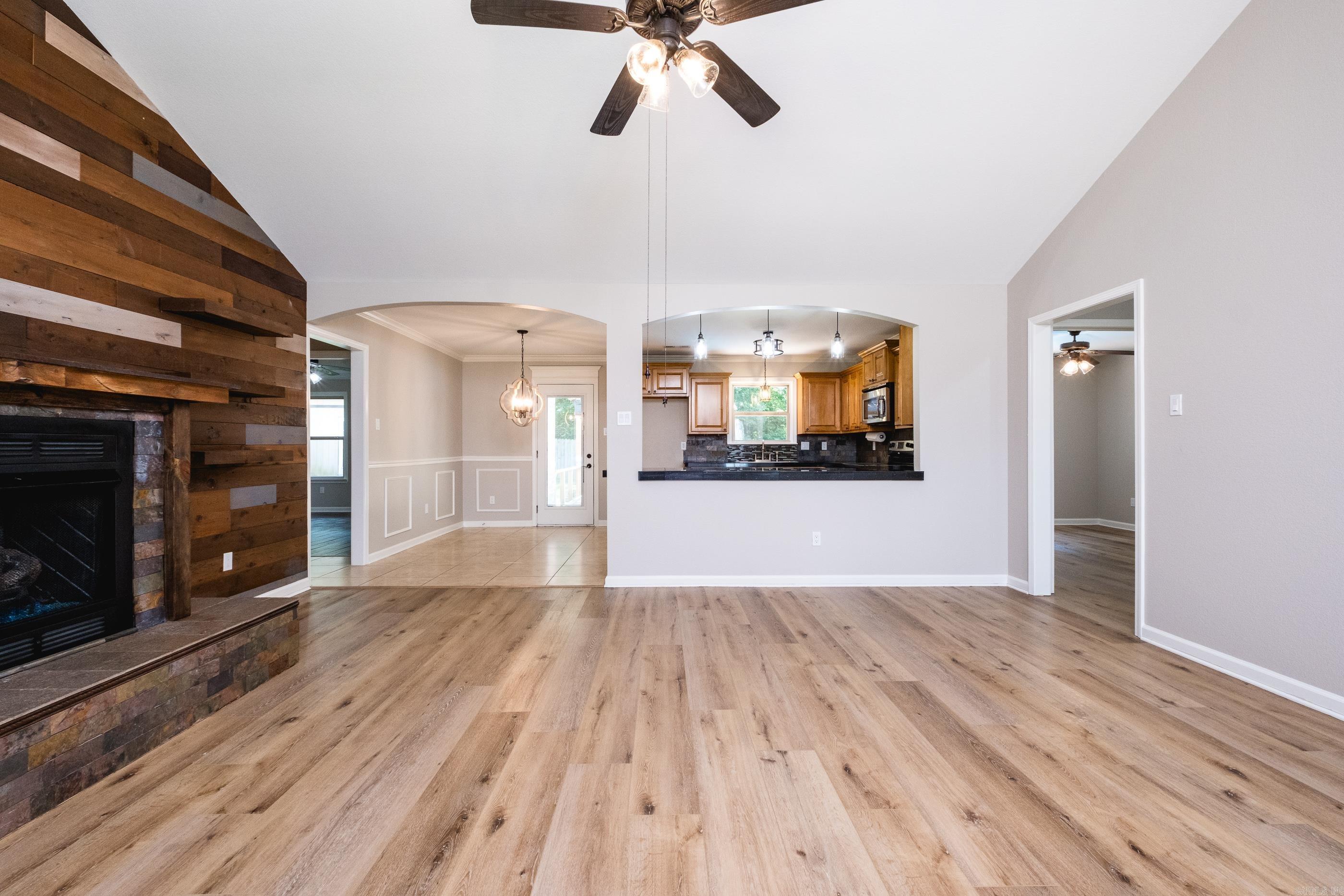 124 Cross Creek Drive