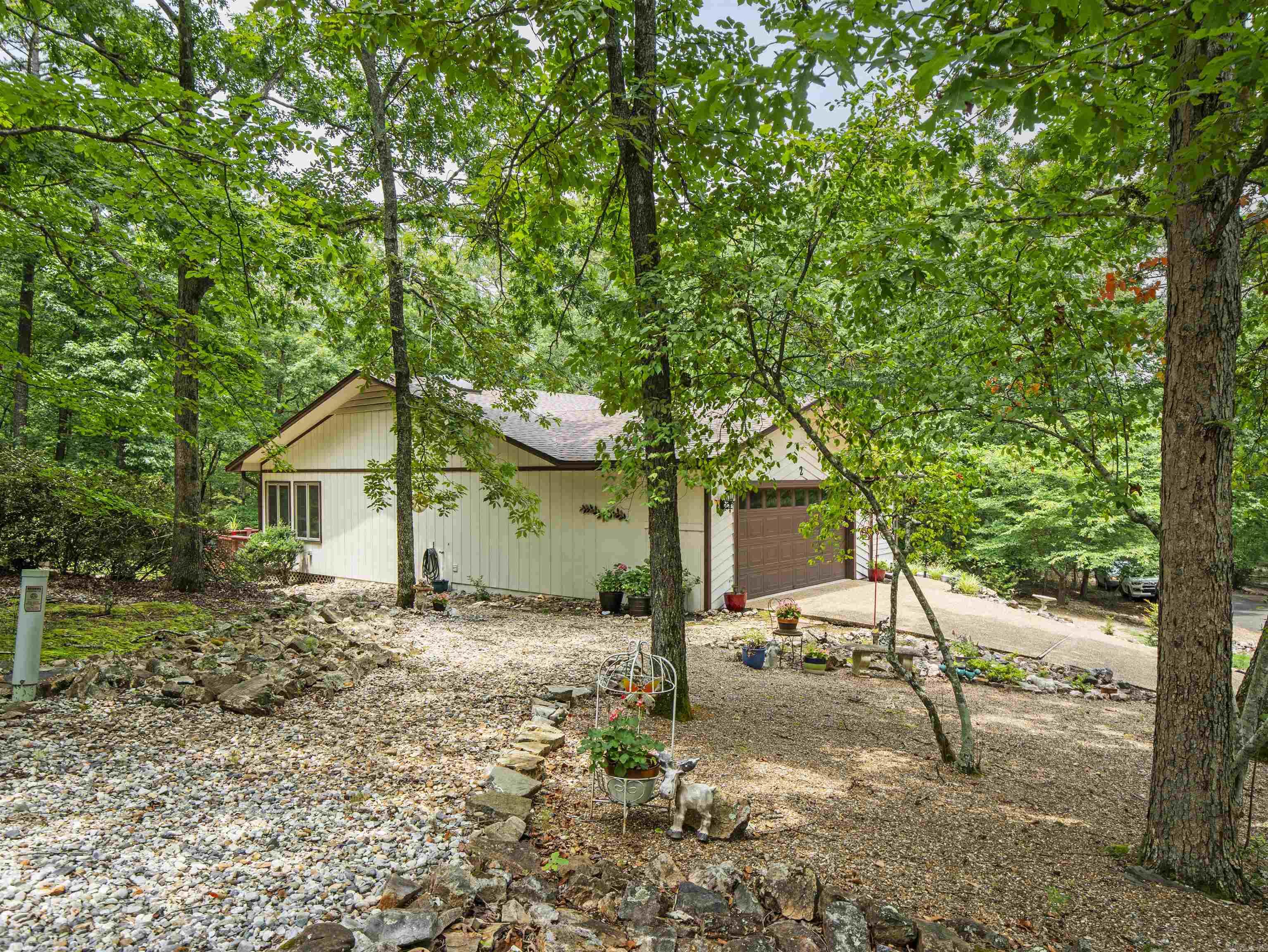 2 Tivisa Lane