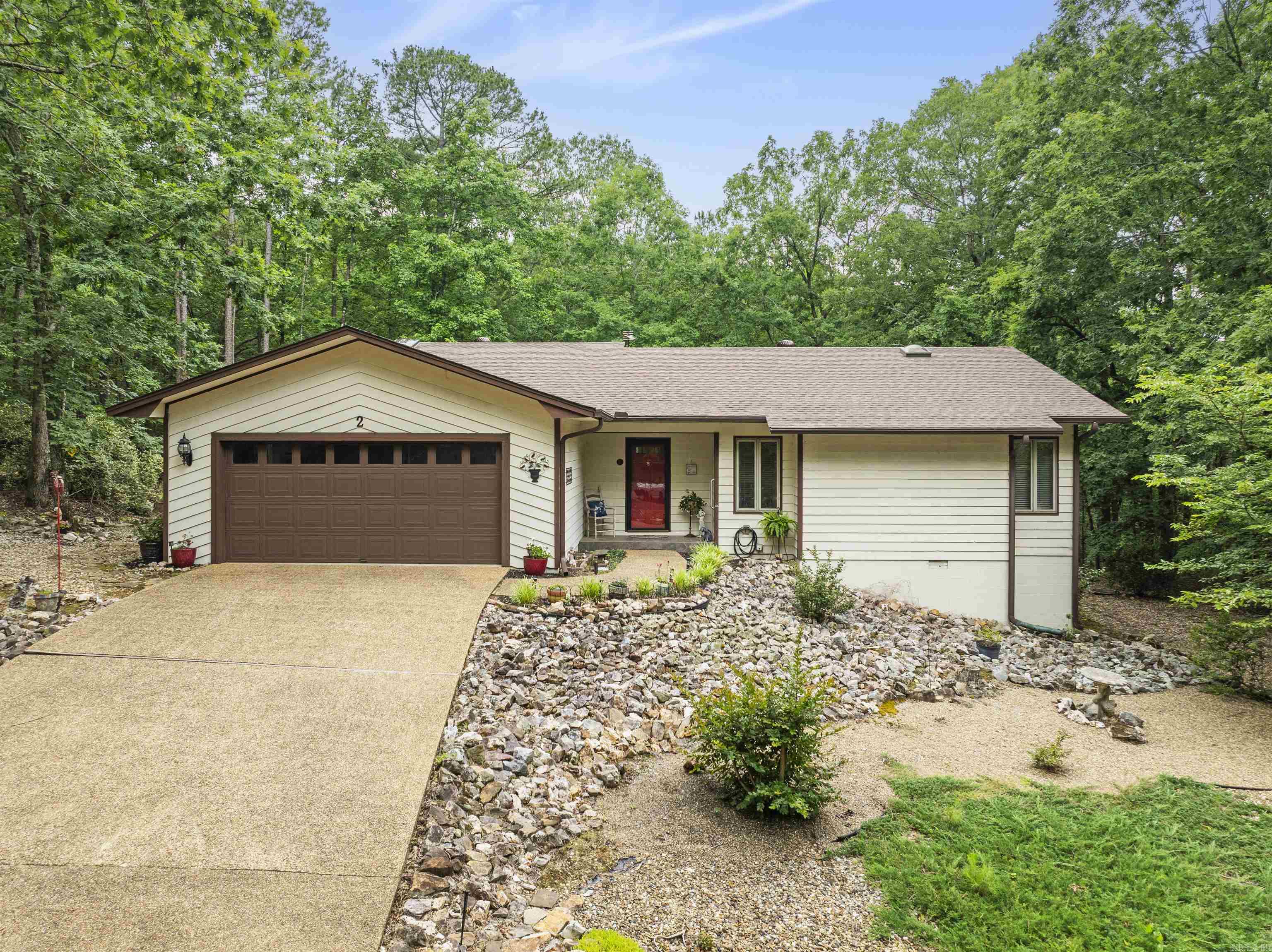 2 Tivisa Lane