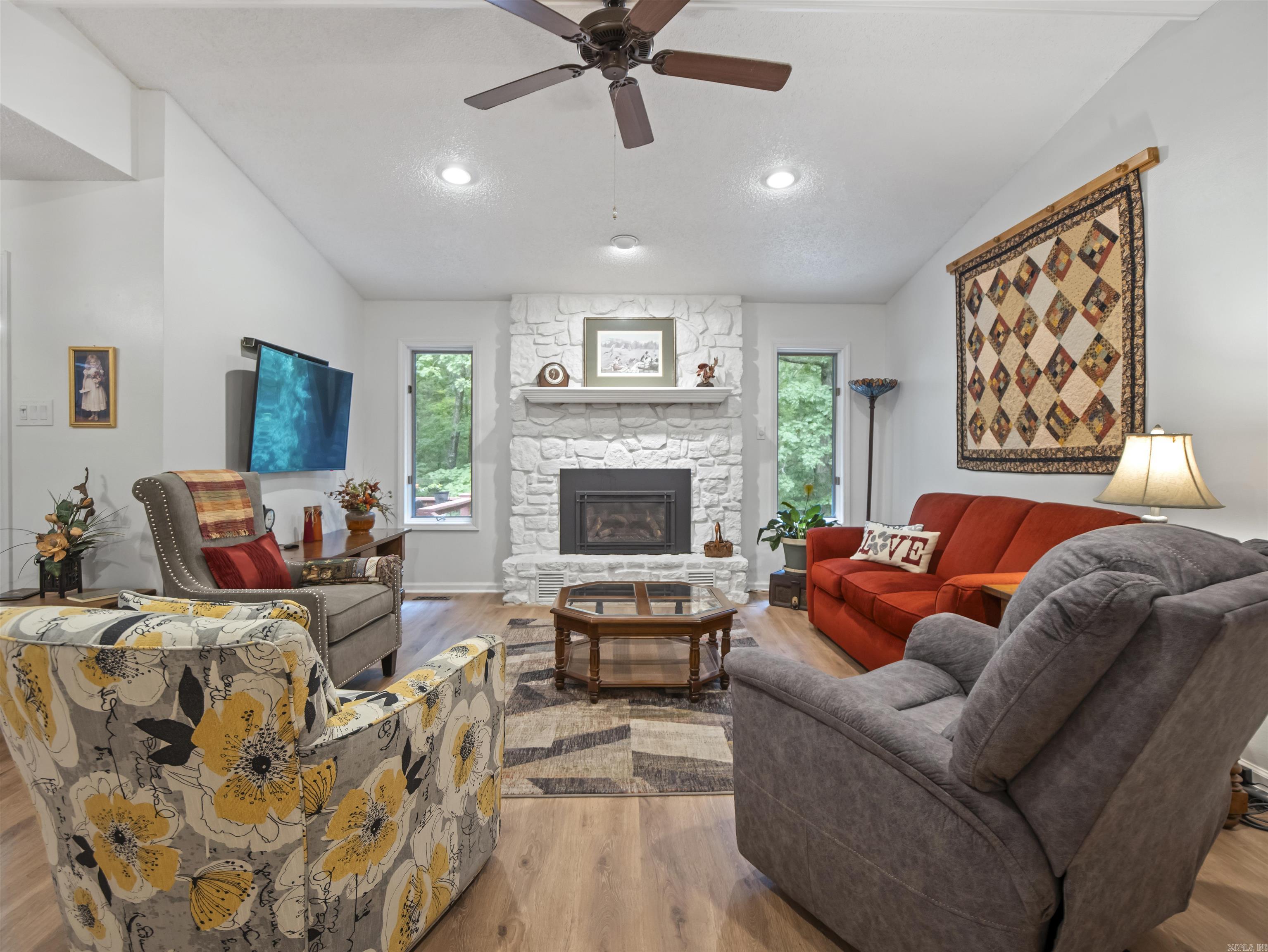 2 Tivisa Lane