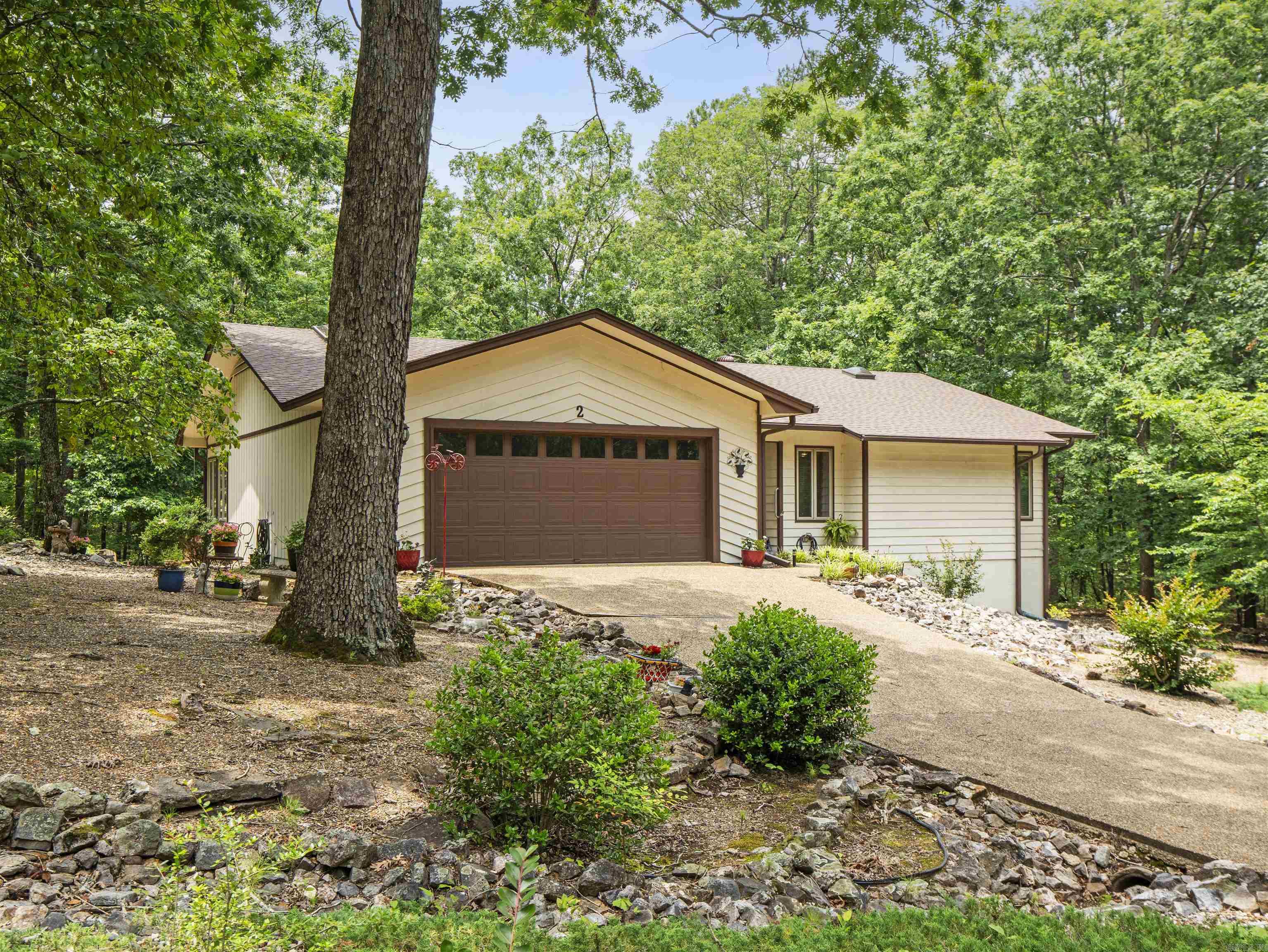 2 Tivisa Lane