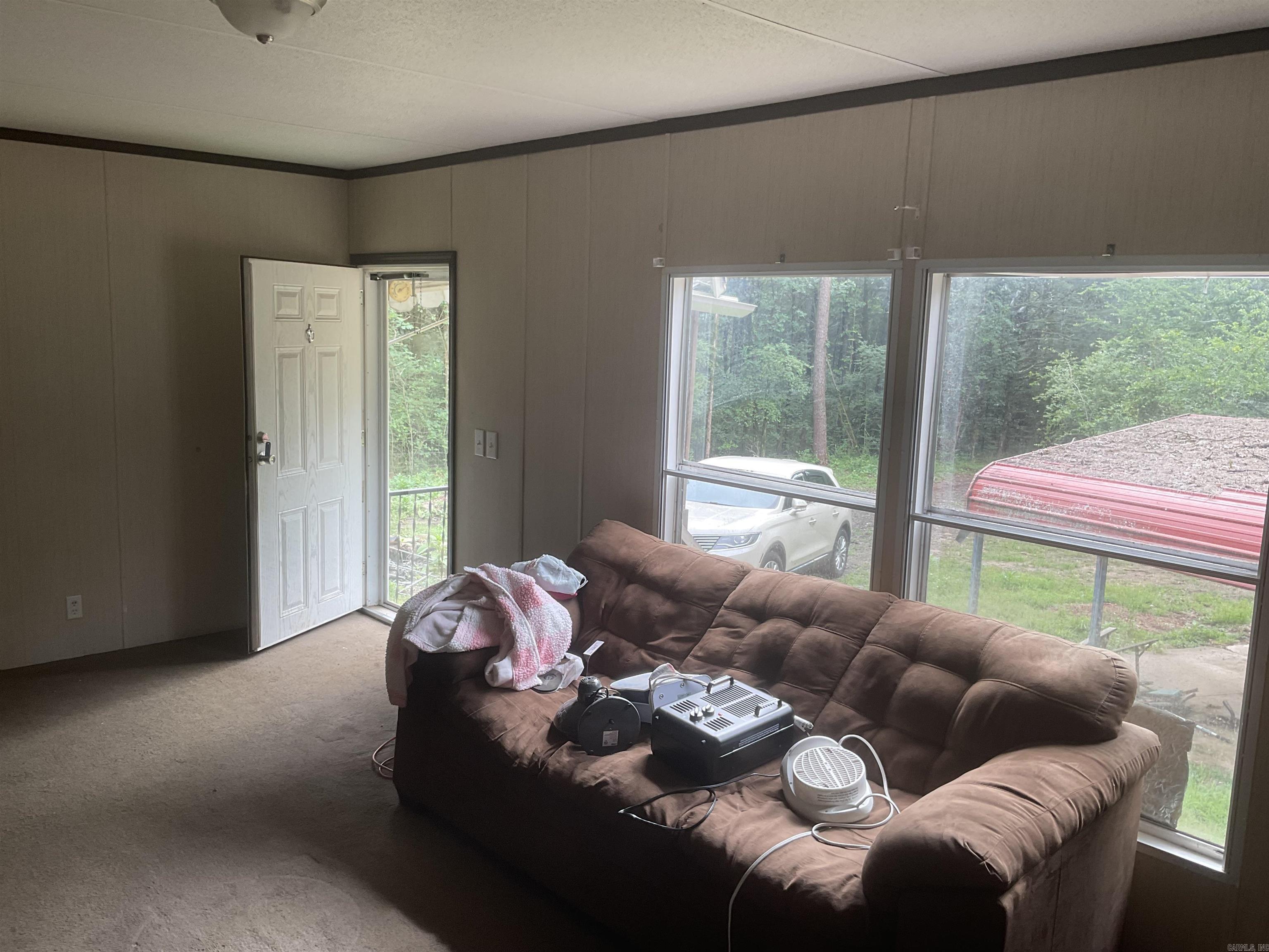 230 Warnick Ln