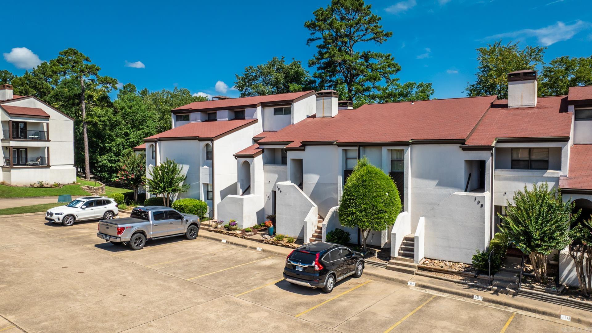 301 Kings Row Drive Unit: 106