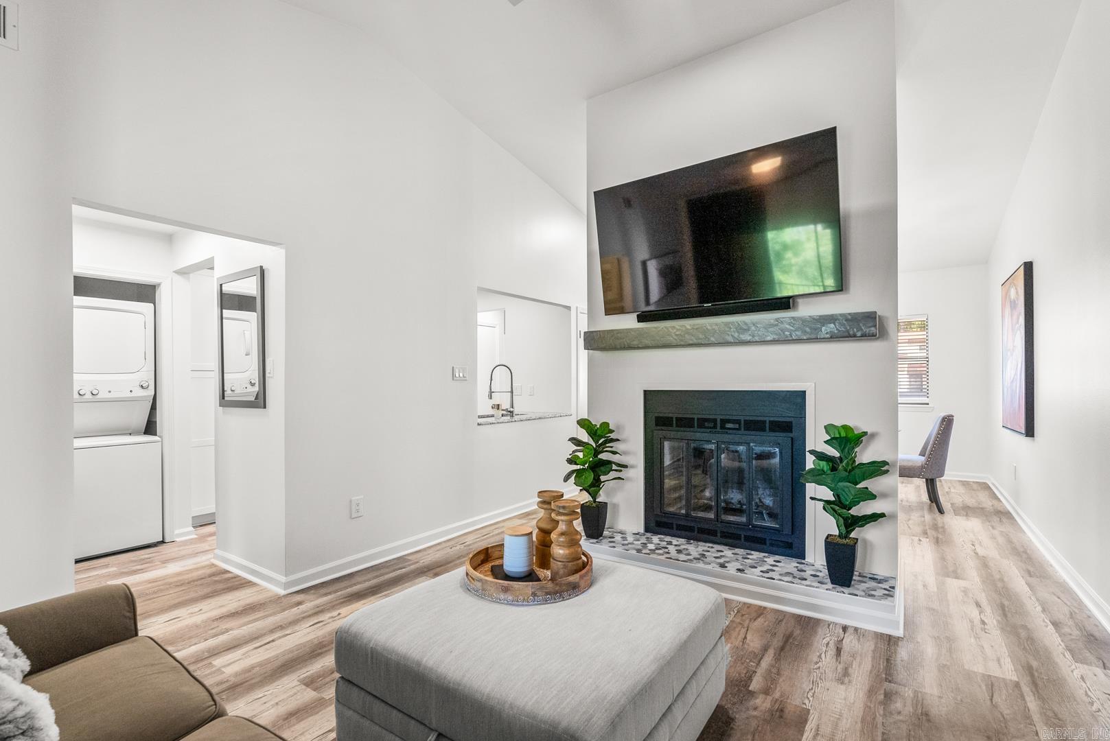301 Kings Row Drive Unit: 106