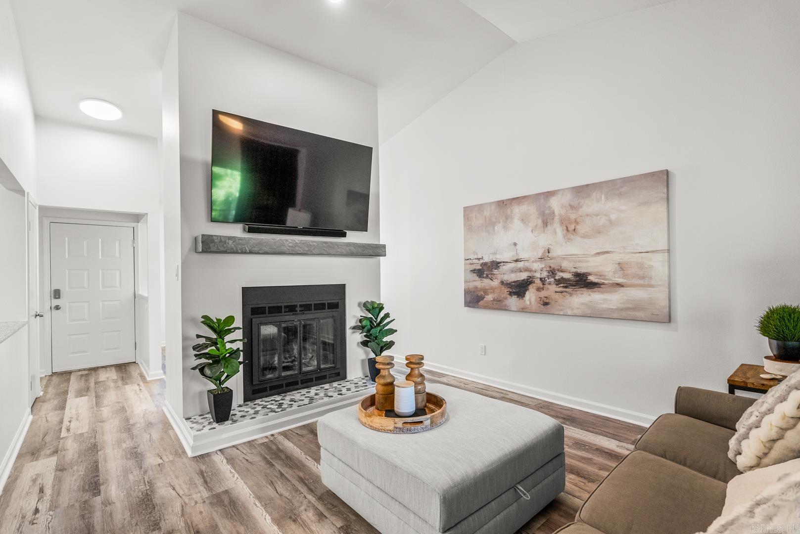 301 Kings Row Drive Unit: 106