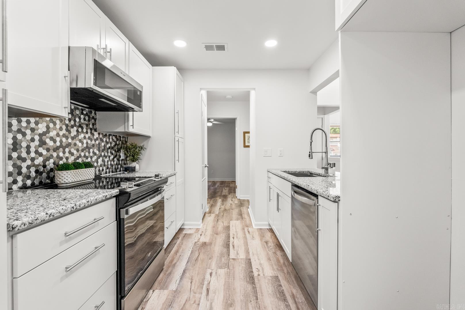 301 Kings Row Drive Unit: 106