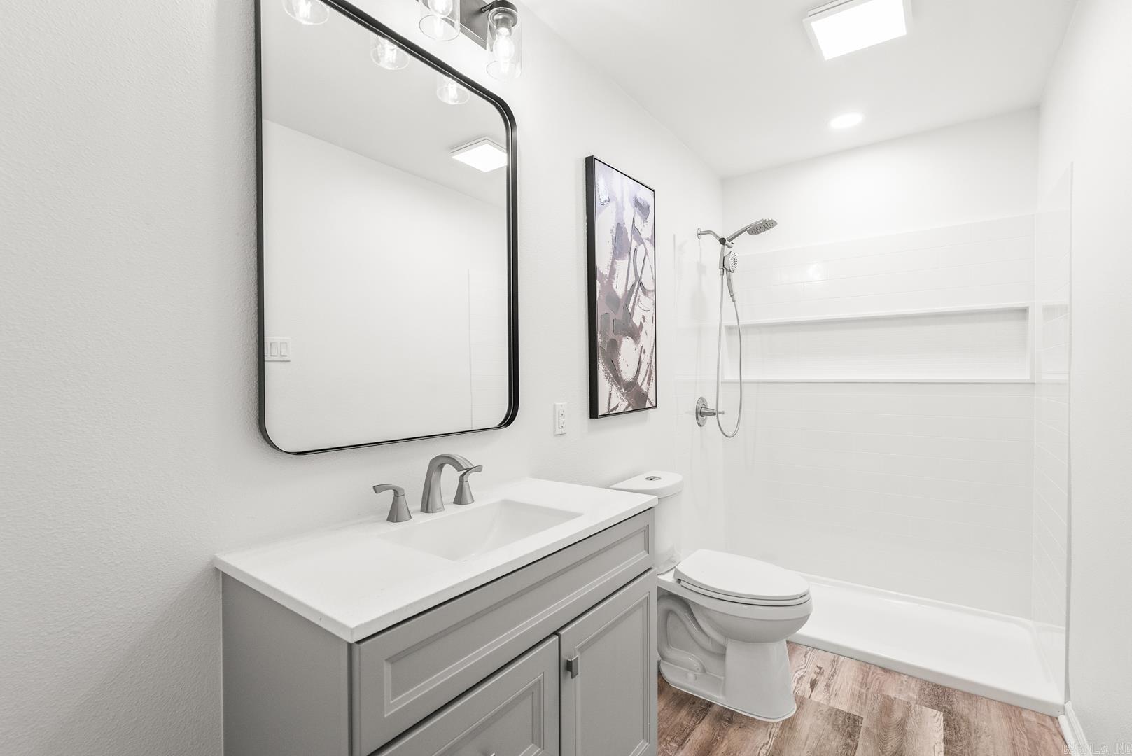 301 Kings Row Drive Unit: 106