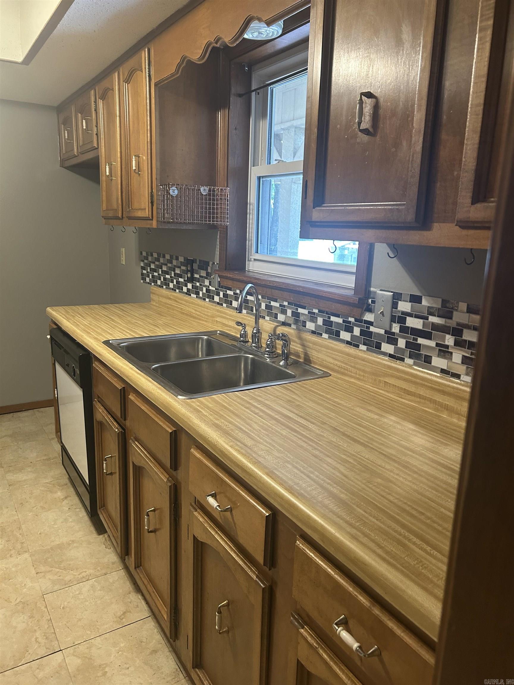 1005 S Laredo Ave
