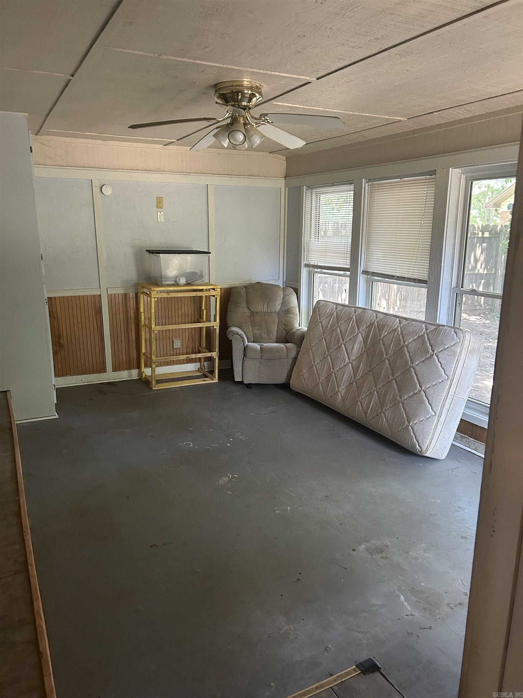 1005 S Laredo Ave
