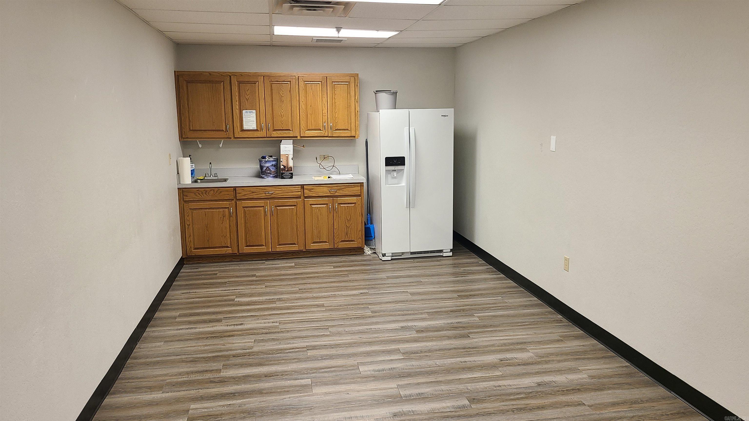 1820 Central Avenue, Suite F4