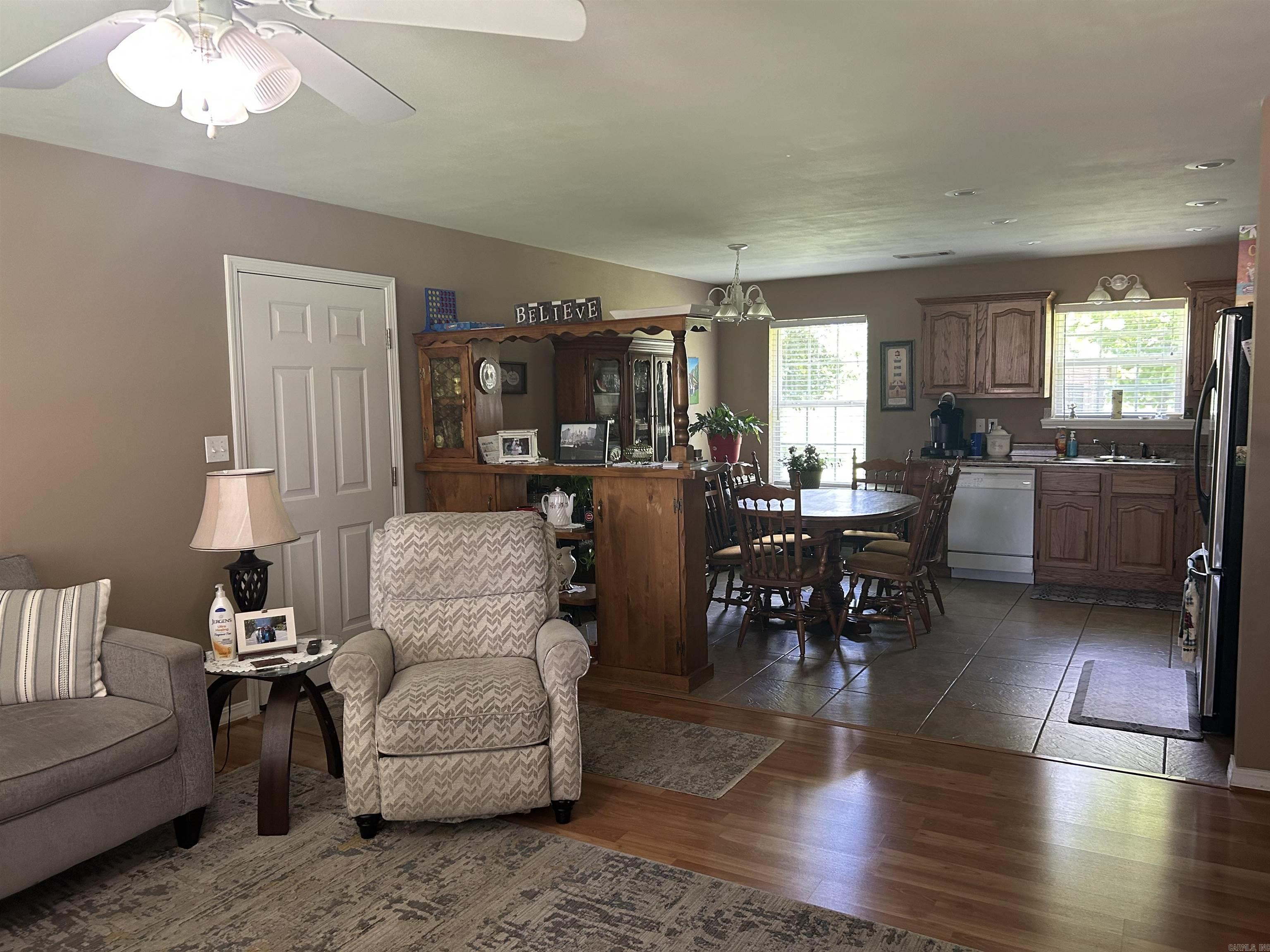 390 Maggie Loop