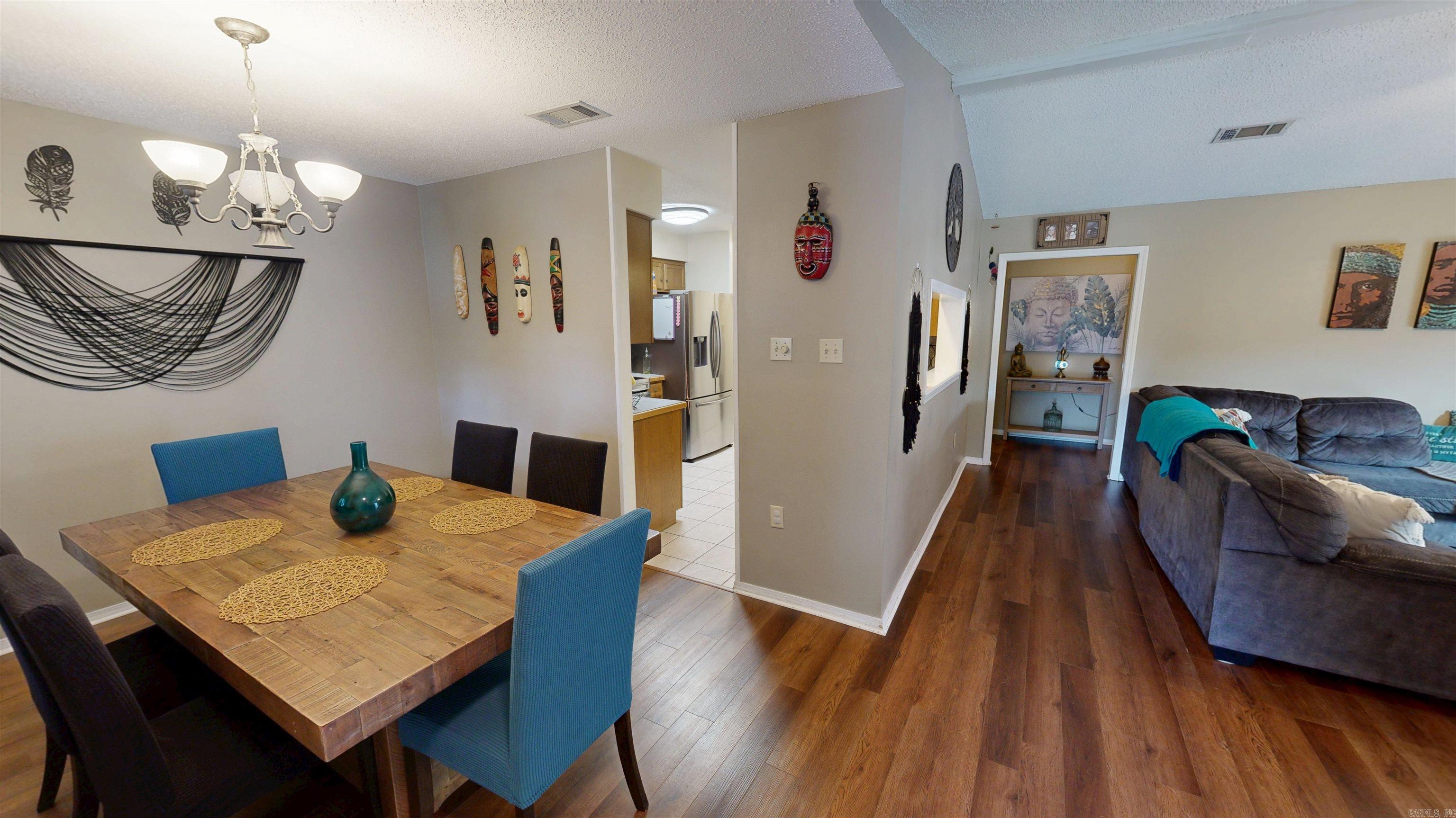 6 Oak Forest Loop