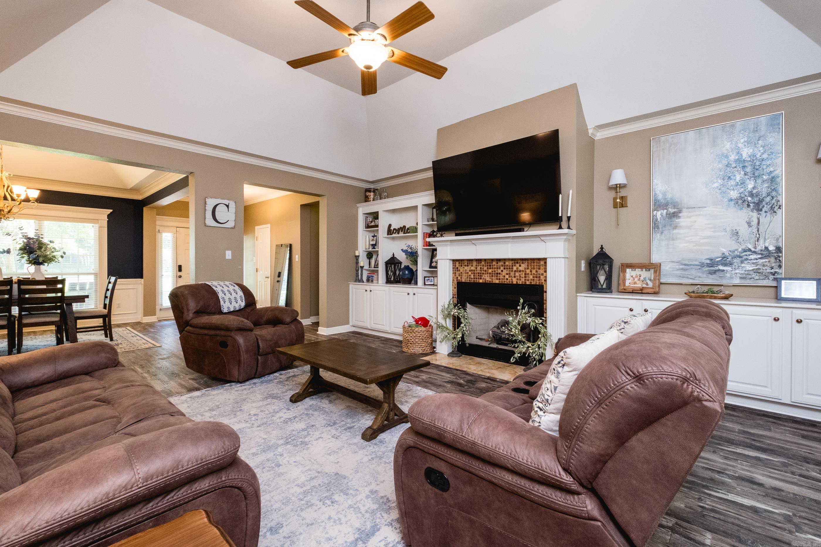 12607 Meadows Edge