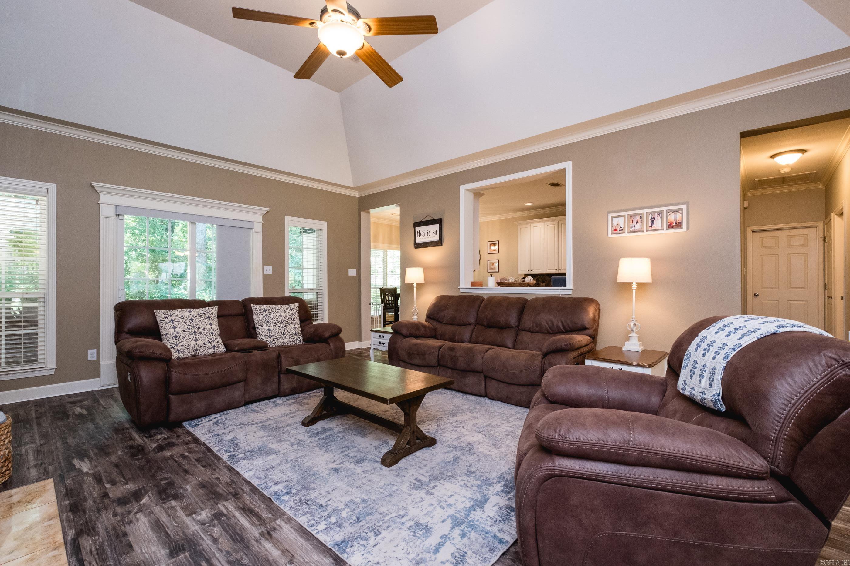 12607 Meadows Edge